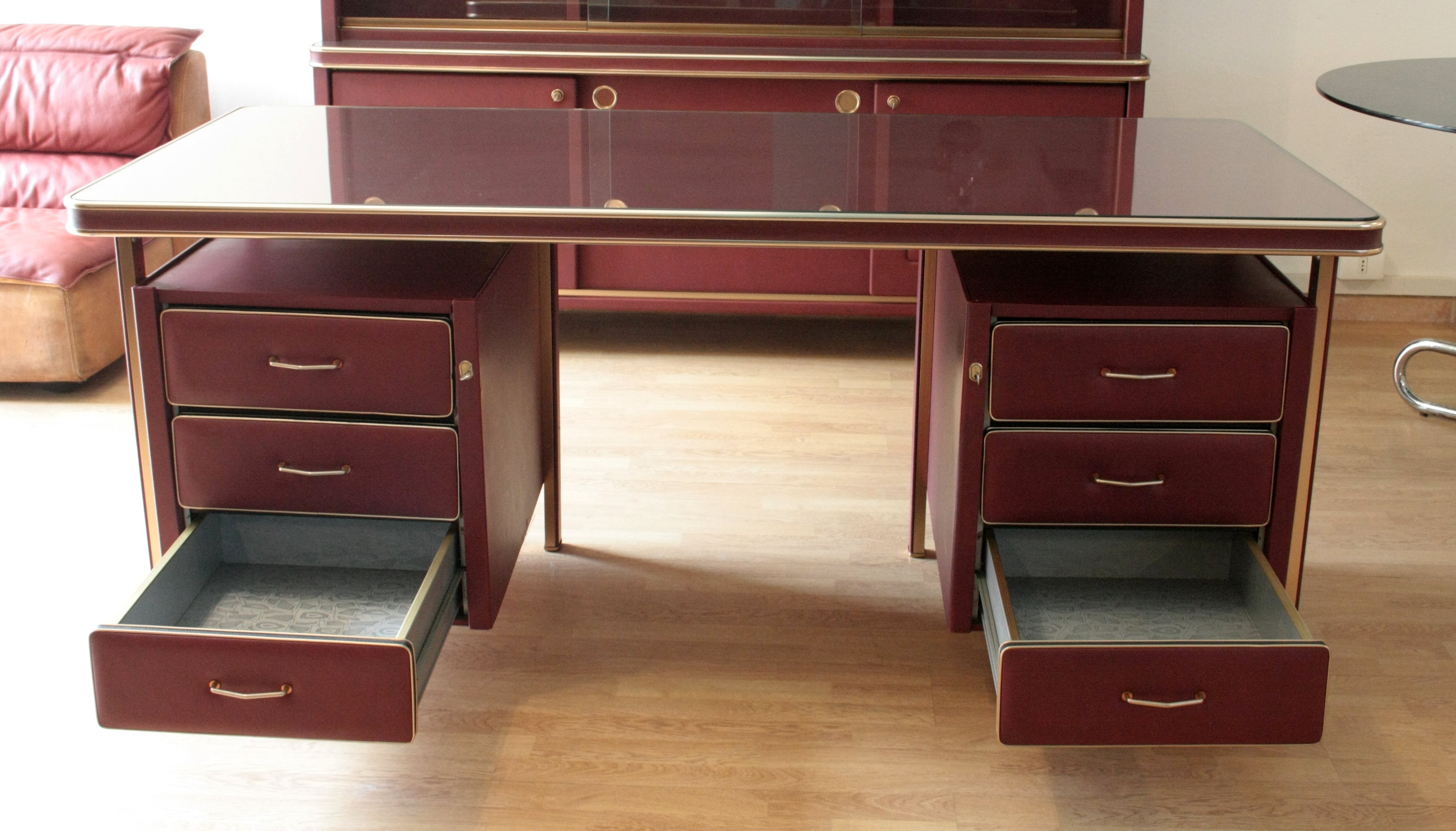 Set_of_desk_with_3_chairs_and_bookcase_by_Umberto_Mascagni,_Italy,_1950
