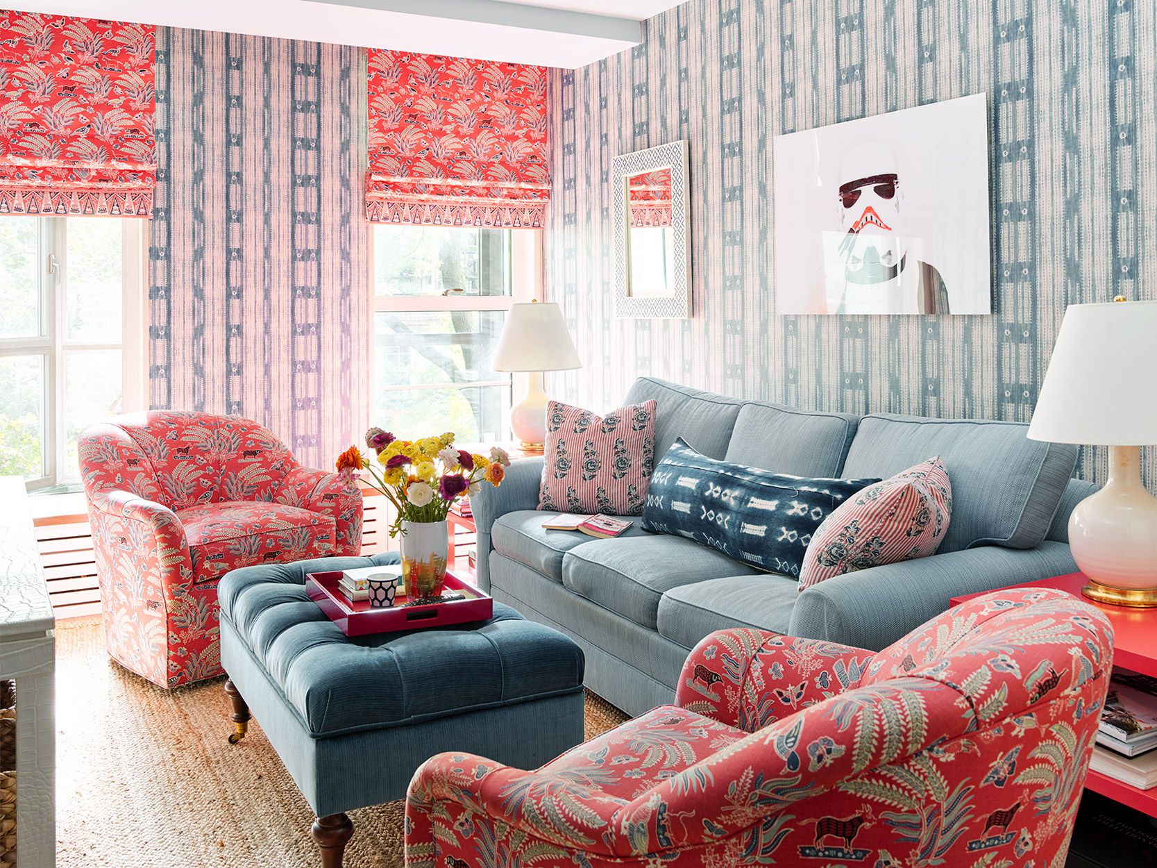 Granny_Chic_Living_room_in_red_and_blue