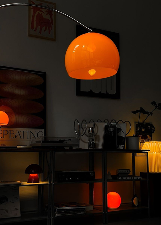 Cover_image_with_several_vintage_lamps