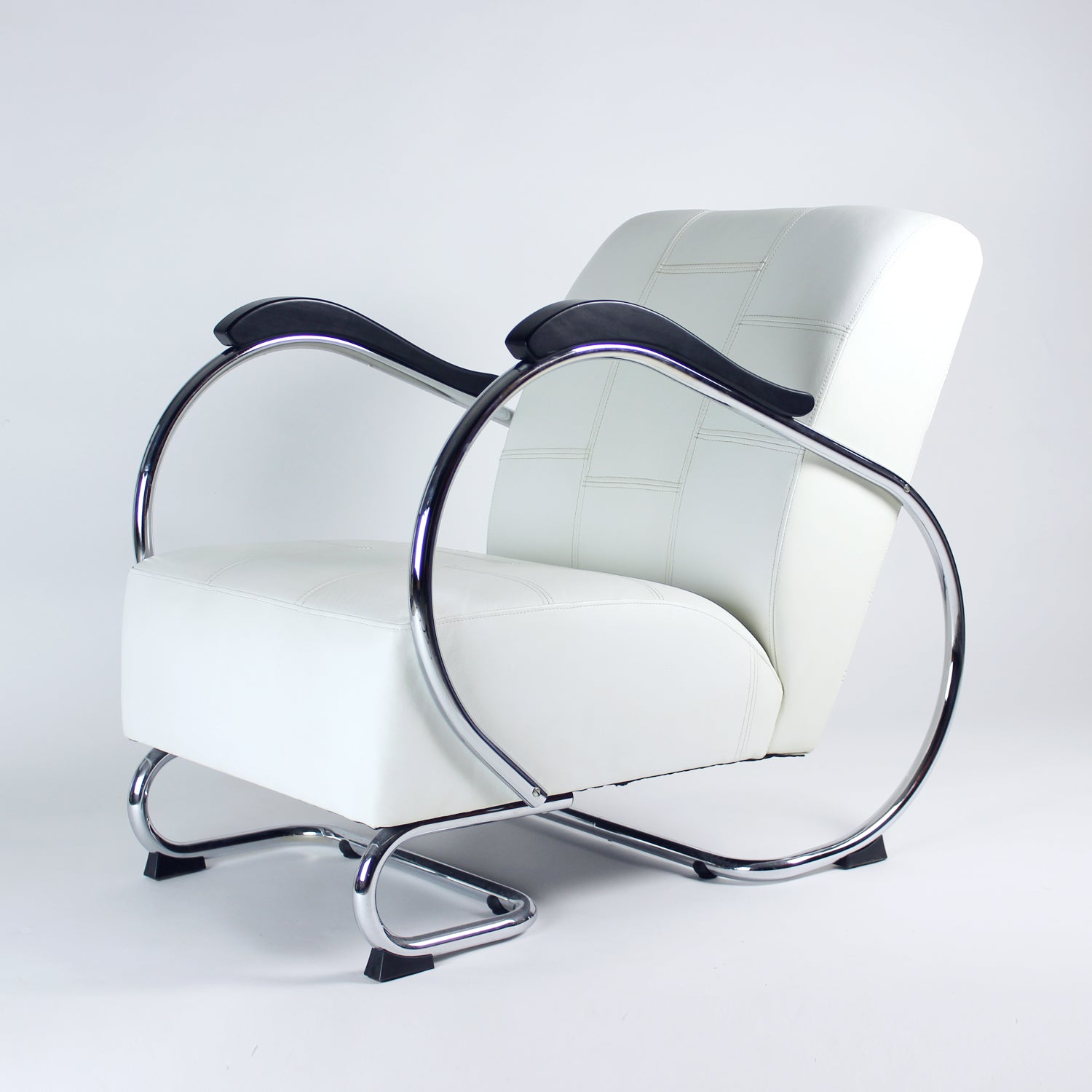 1930s_Chrome_Leather_Armchair_By_Hynek_Gottwald_Czechoslovakia