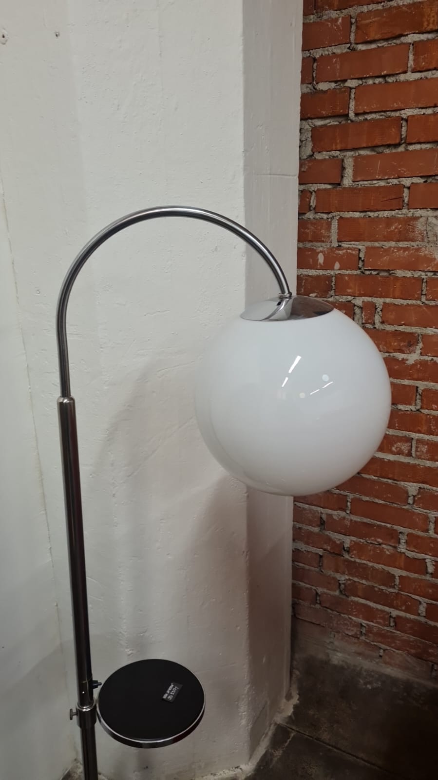 1930s_Czech_floor_lamp_by_Hana_Kucerova_Zaveska