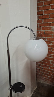 1930s_Czech_floor_lamp_by_Hana_Kucerova_Zaveska