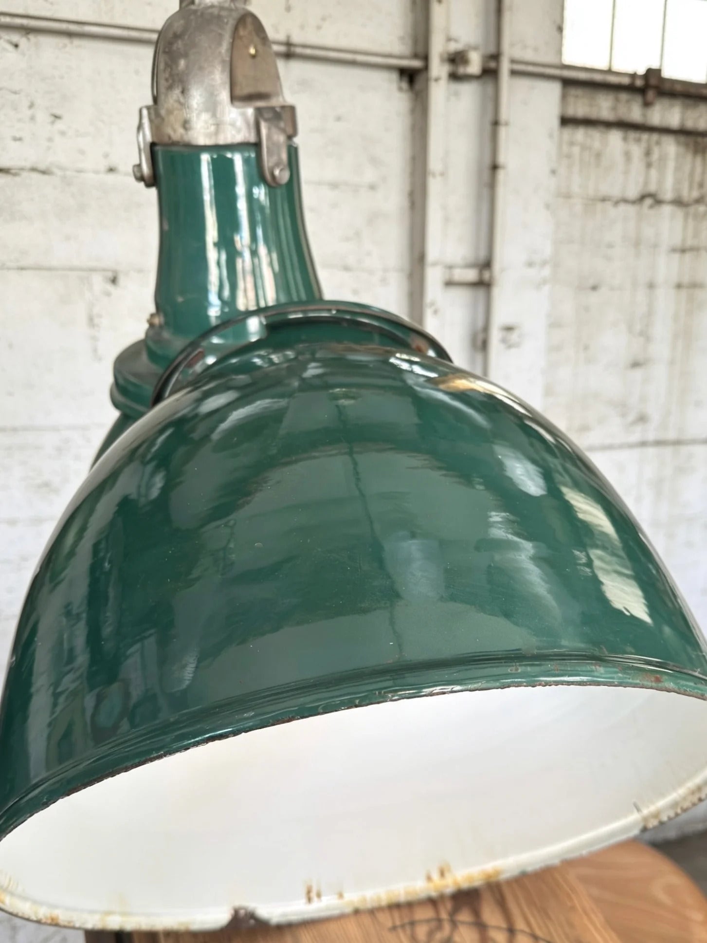 Simplex_Industrial_Factory_Pendant_Light_in_Racing_Green_Enamel,_Britain,_1940s