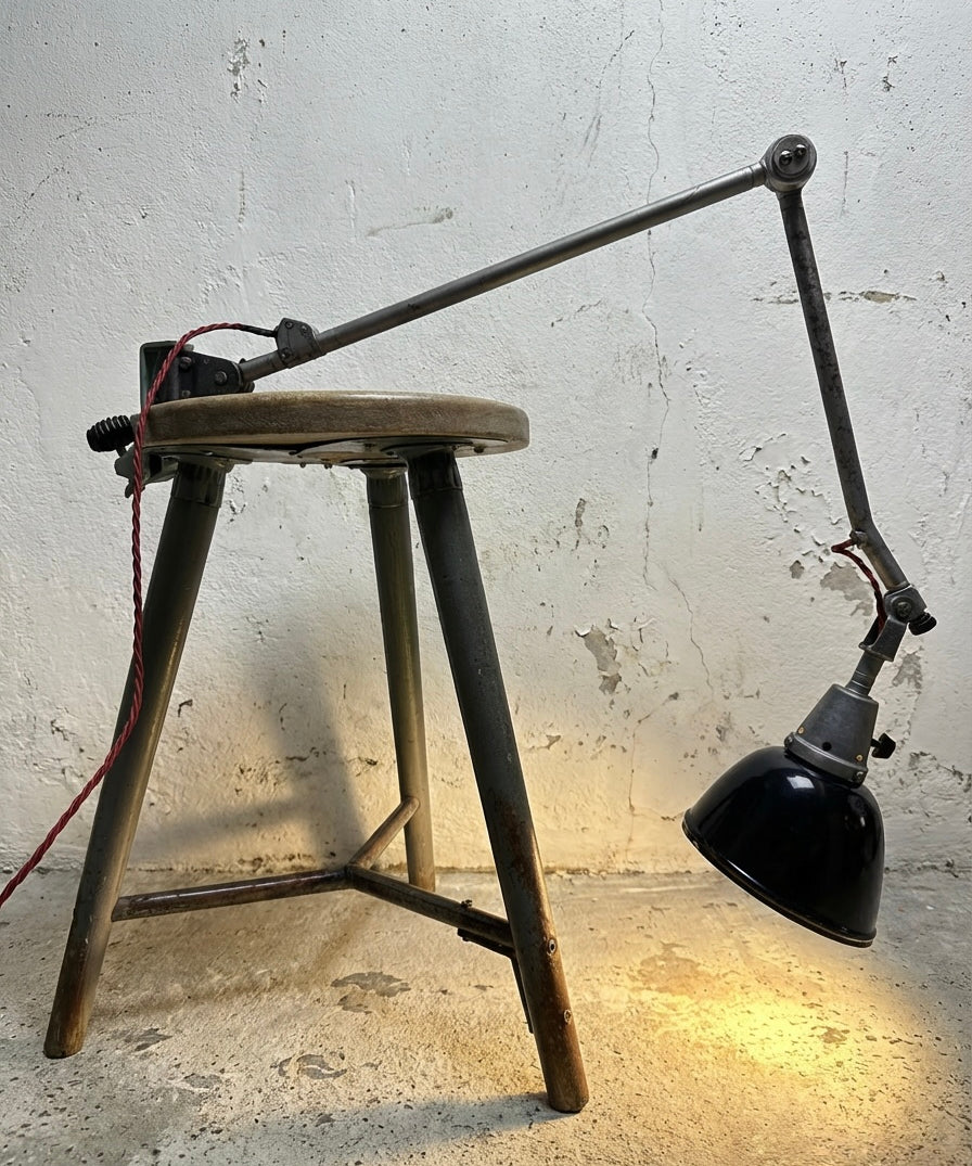 Clamp-On_Industrial_Task_Lamp_by_Curt_Fischer_for_Midgard,_Germany,_1940s