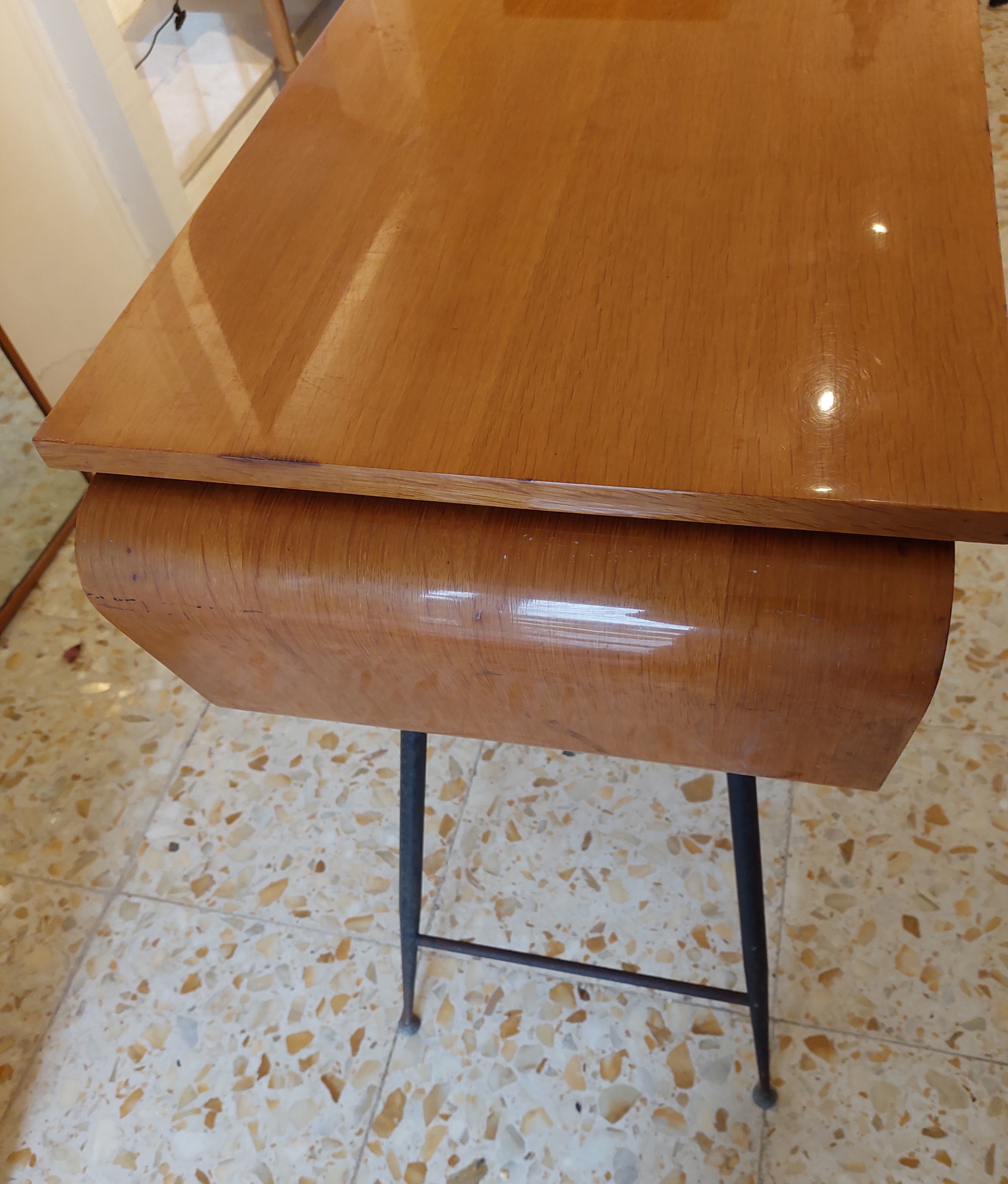 1950's_Console_Table_designed_for_the_Singer_Company_by_Gio_Ponti
