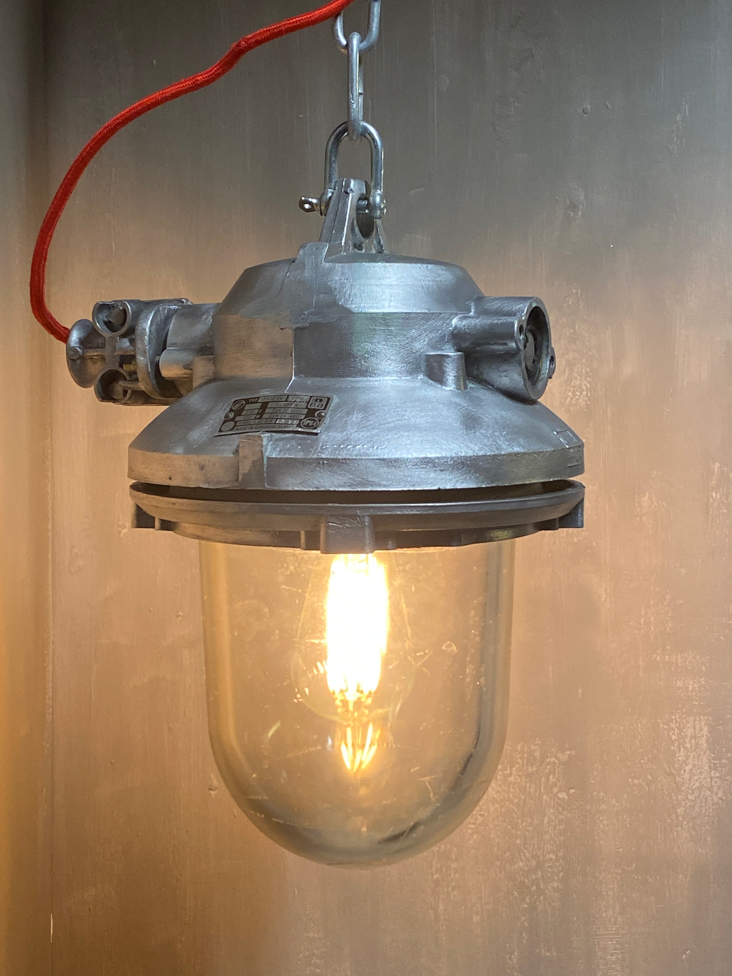 Industrial_Arms_Factory_Pendant_Lamp,_1950s,_Czechoslovakia