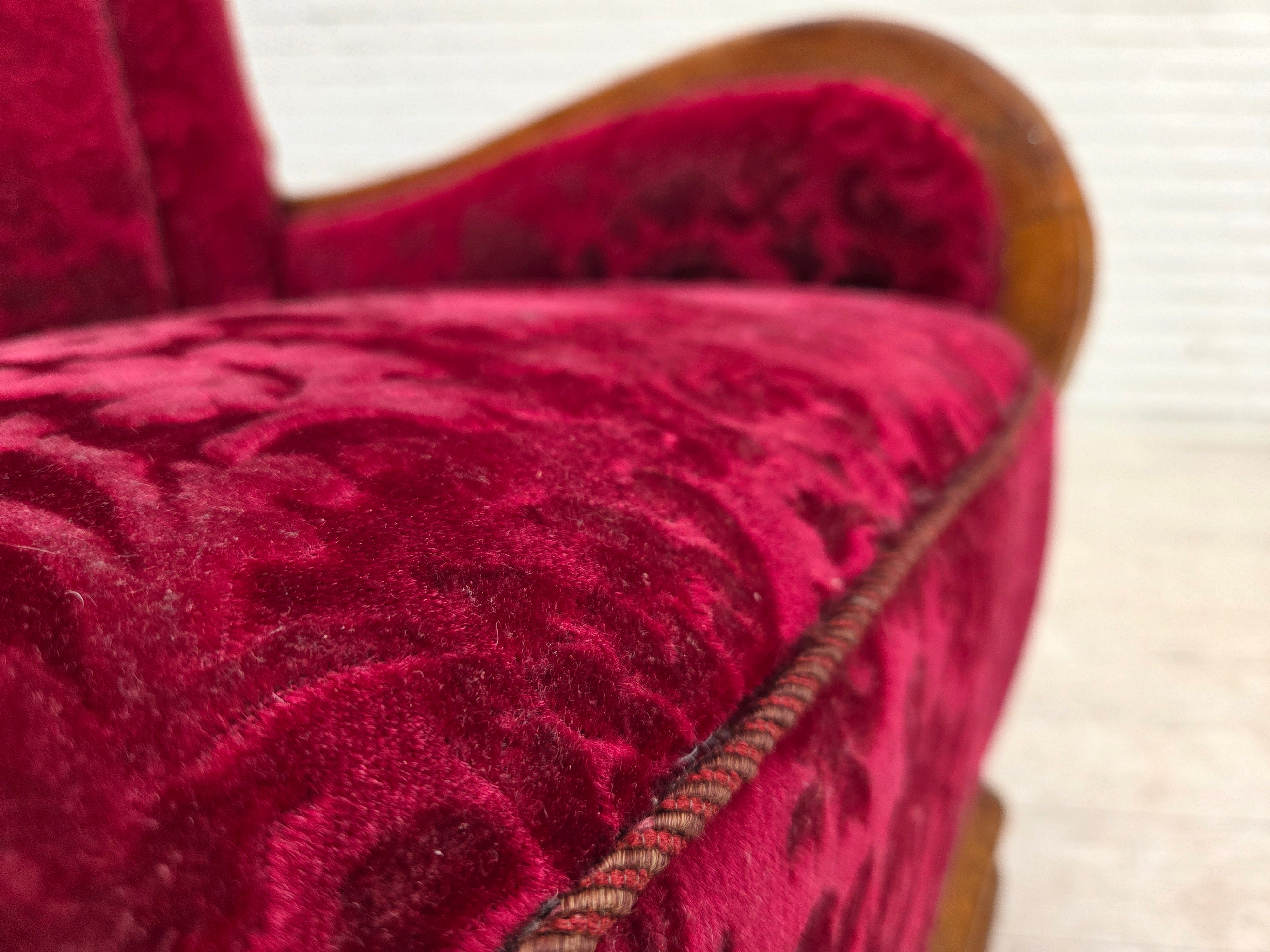 Danish_Red_Velour_Lounge_Chair_with_Oak_Frame,_1950s