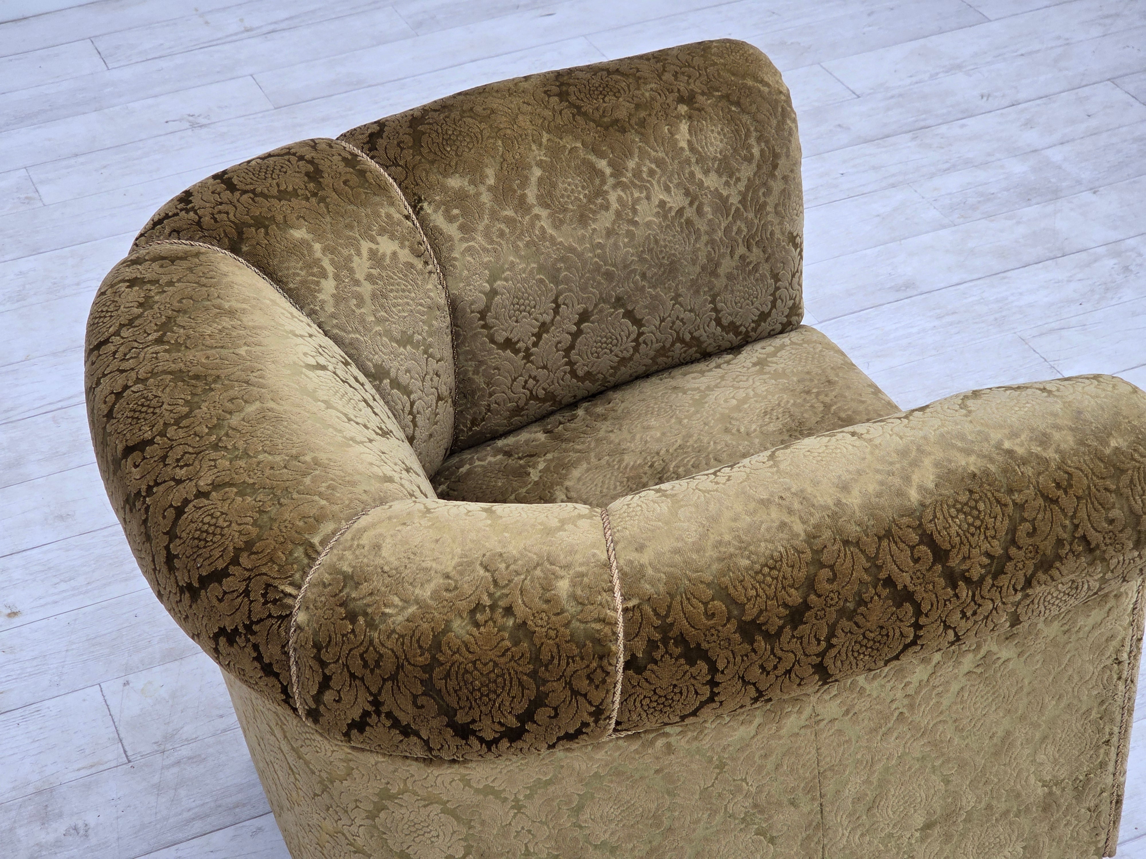Danish_Mid-Century_Relax_Chair_in_Green_Velour_and_Beech_Wood,_Denmark,_1950s