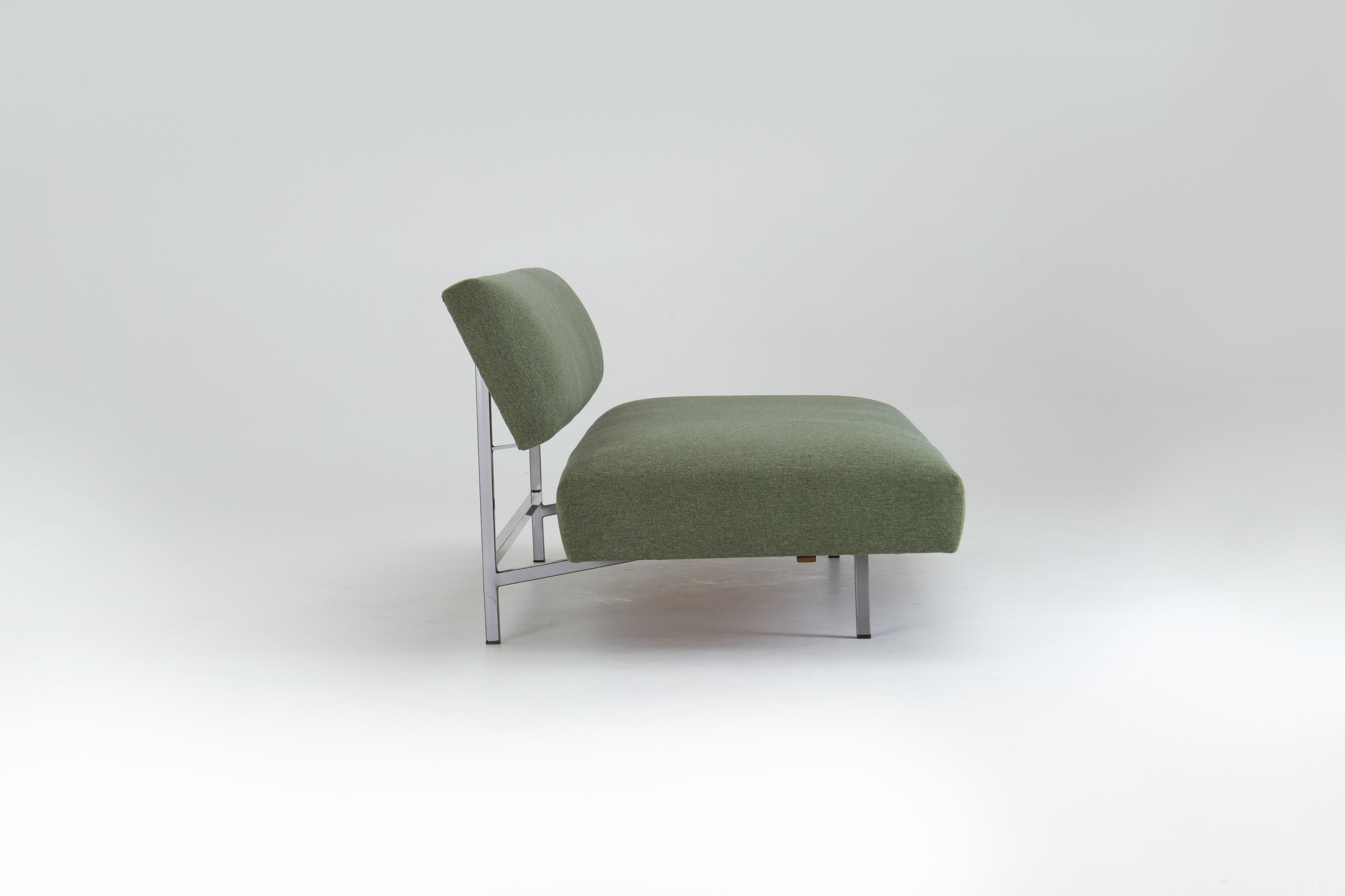 Convertible_Daybed_by_TopForm_in_Green_Camira_Main_Line_Flax,_Netherlands,_1950s