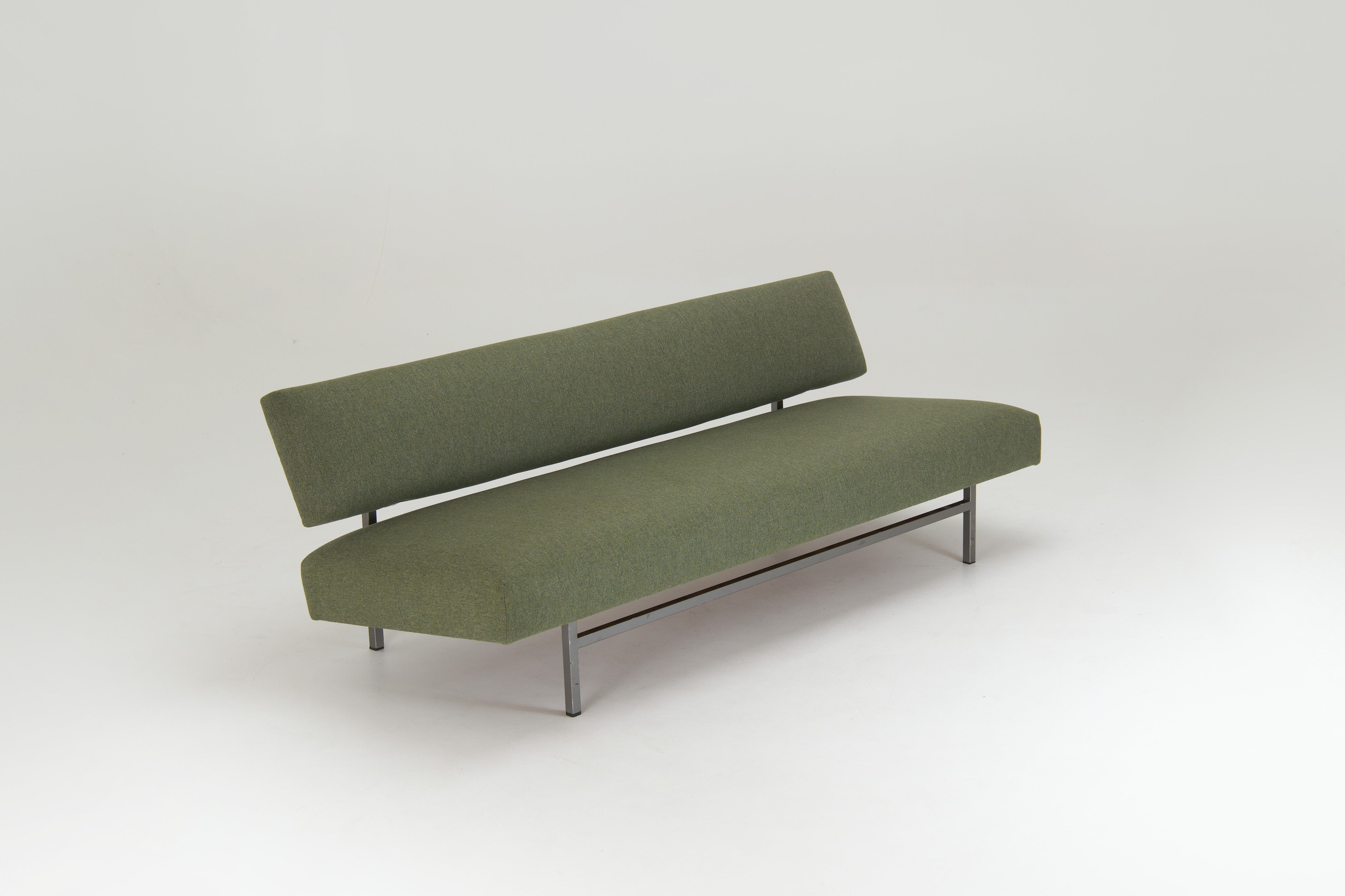 Convertible_Daybed_by_TopForm_in_Green_Camira_Main_Line_Flax,_Netherlands,_1950s