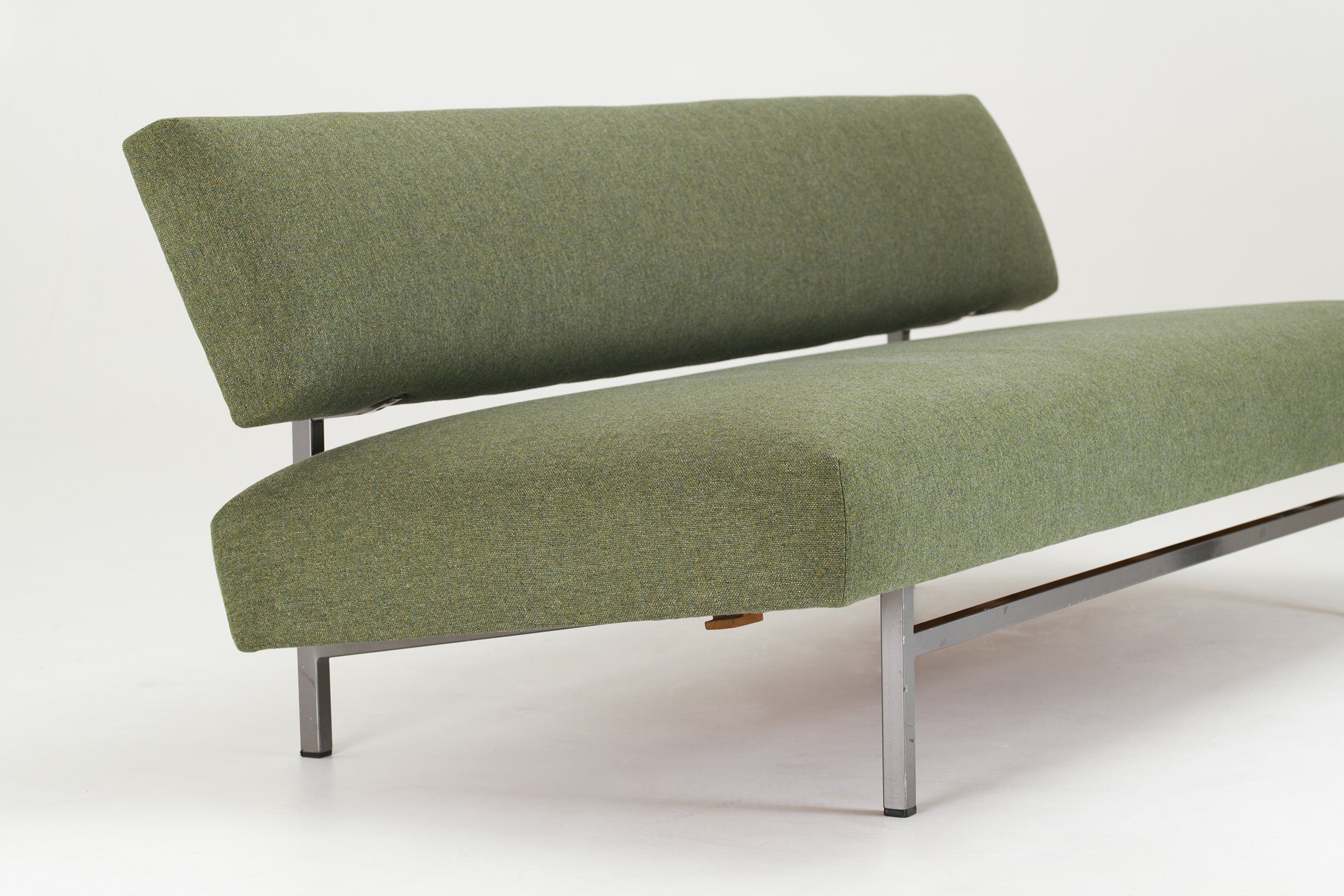 Convertible_Daybed_by_TopForm_in_Green_Camira_Main_Line_Flax,_Netherlands,_1950s