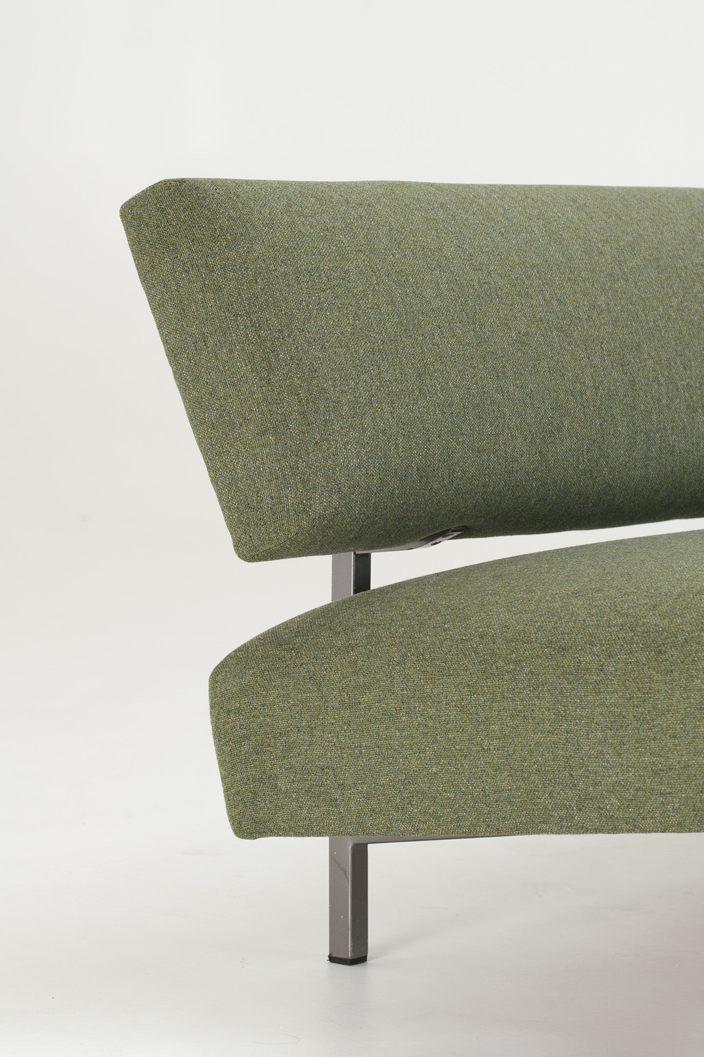 Convertible_Daybed_by_TopForm_in_Green_Camira_Main_Line_Flax,_Netherlands,_1950s