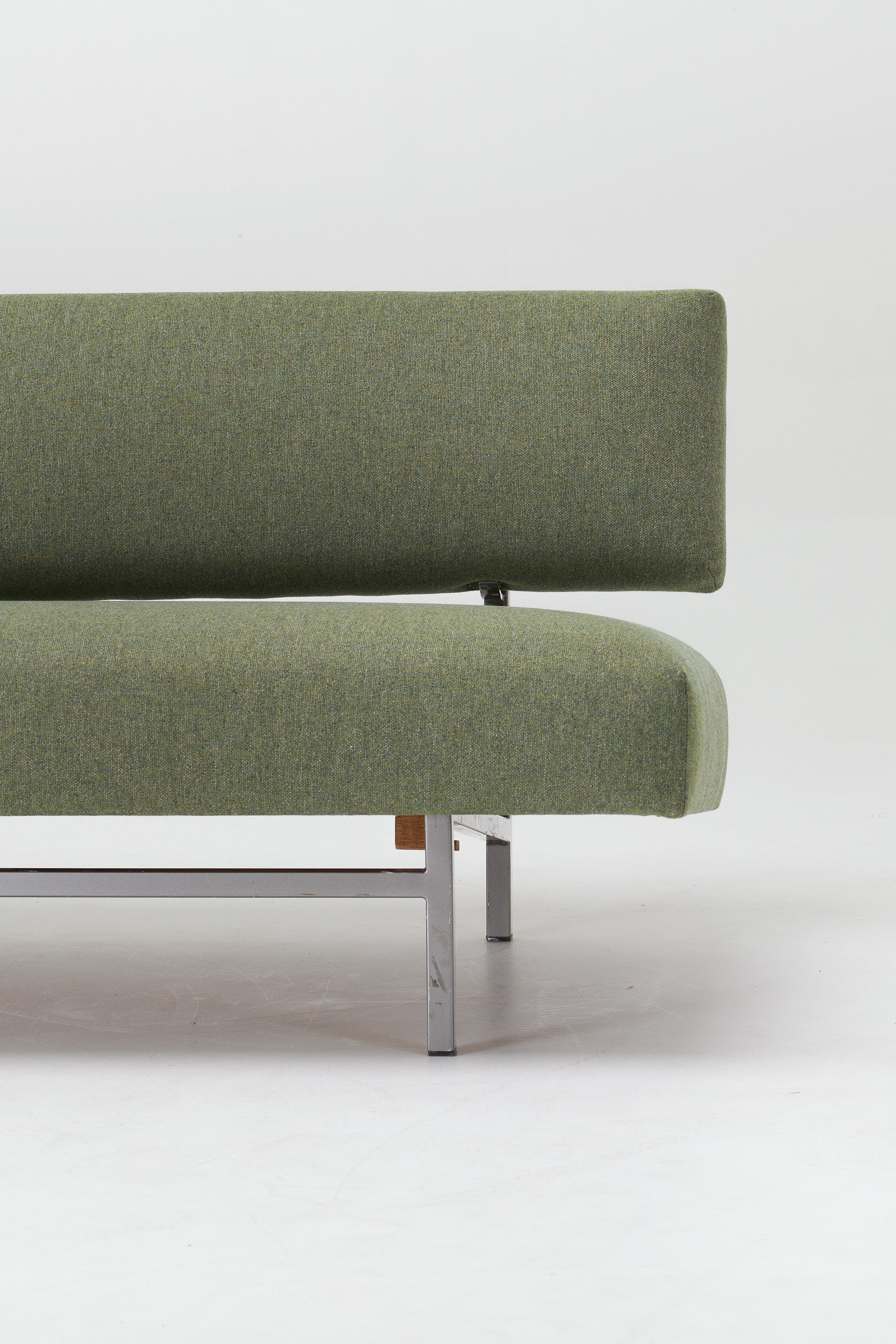 Convertible_Daybed_by_TopForm_in_Green_Camira_Main_Line_Flax,_Netherlands,_1950s