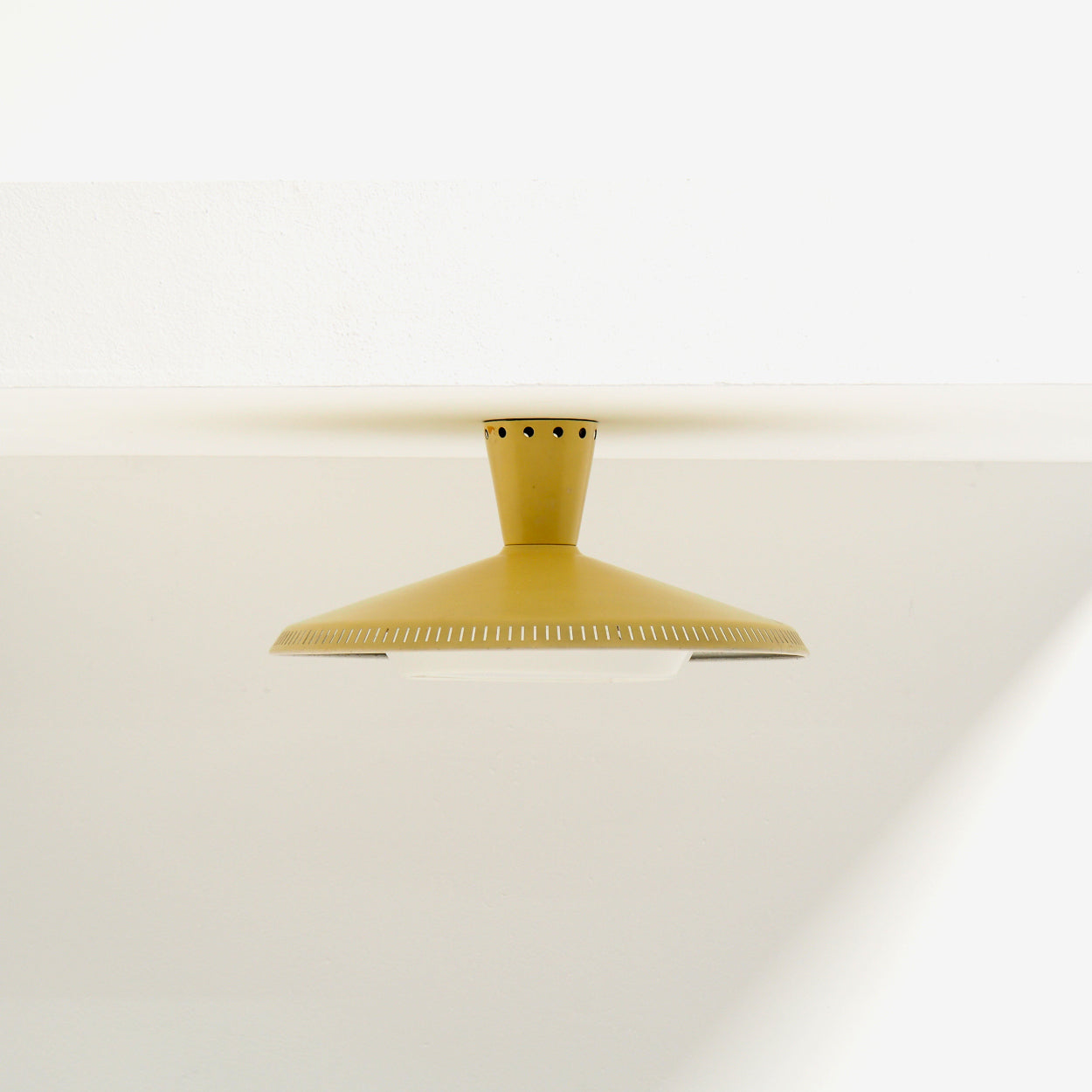 Philips_NB_93_Flush_Mount_Ceiling_Lamp,_Dutch_Mid_Century_Design