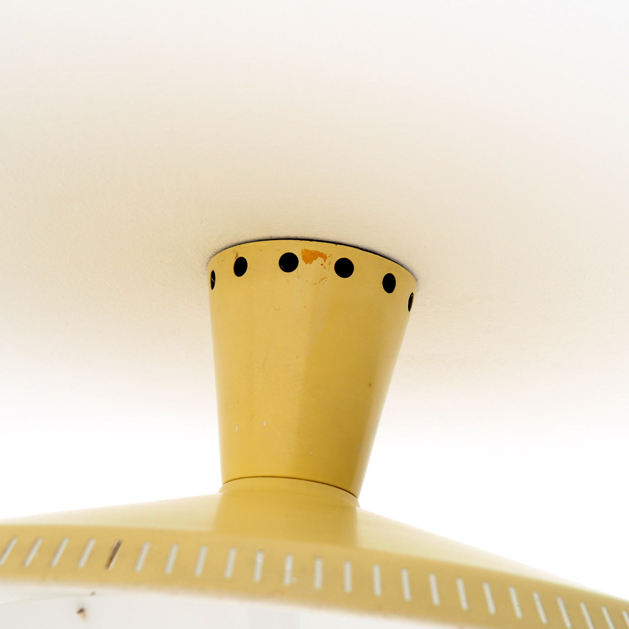 Philips_NB_93_Flush_Mount_Ceiling_Lamp,_Dutch_Mid_Century_Design