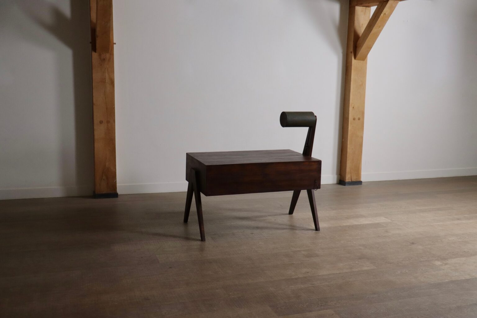 1950s_Pierre_Jeanneret_PJ-030201_Teak_Desk_with_Integrated_Lamp,_Chandigarh,_India