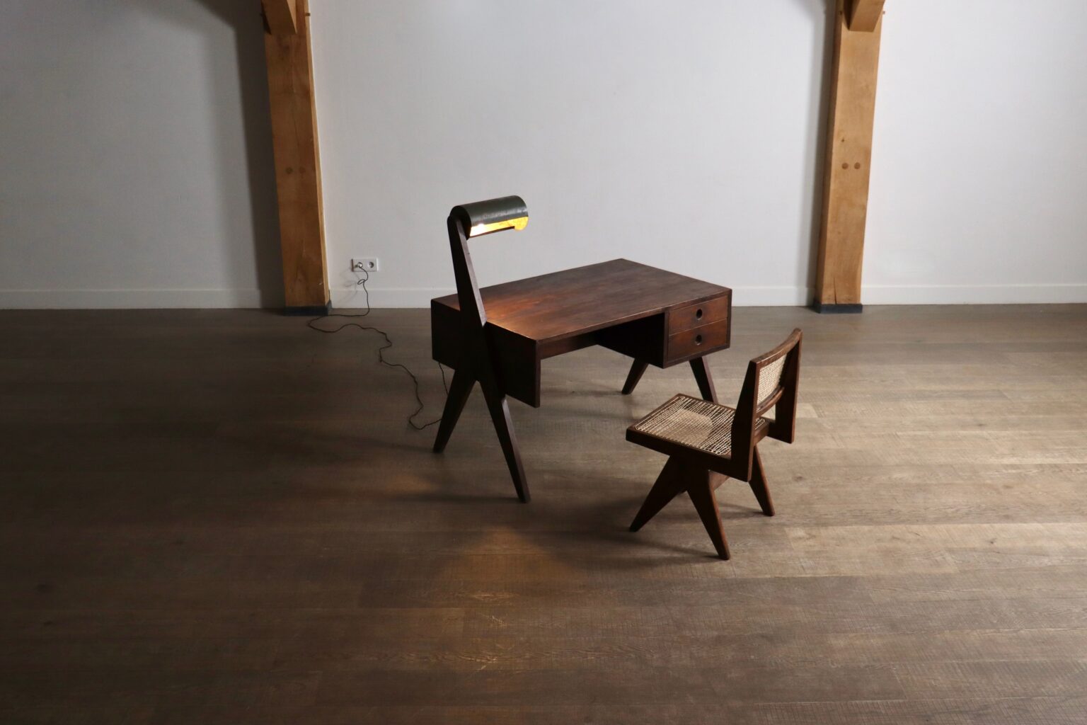 1950s_Pierre_Jeanneret_PJ-030201_Teak_Desk_with_Integrated_Lamp,_Chandigarh,_India
