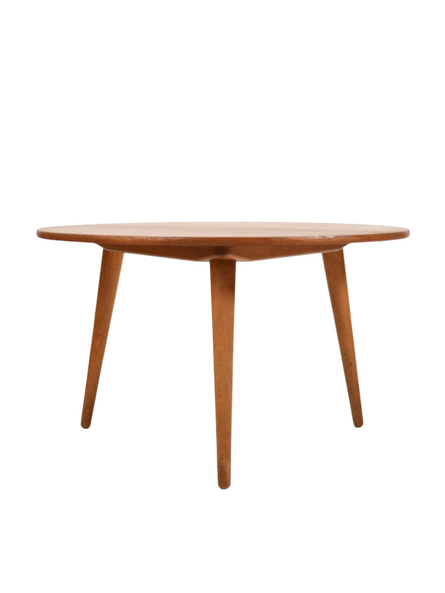 1950s_Round_Coffee_Table_Model_AT_8_by_Hans_J._Wegner_for_Andreas_Tuck,_Denmark