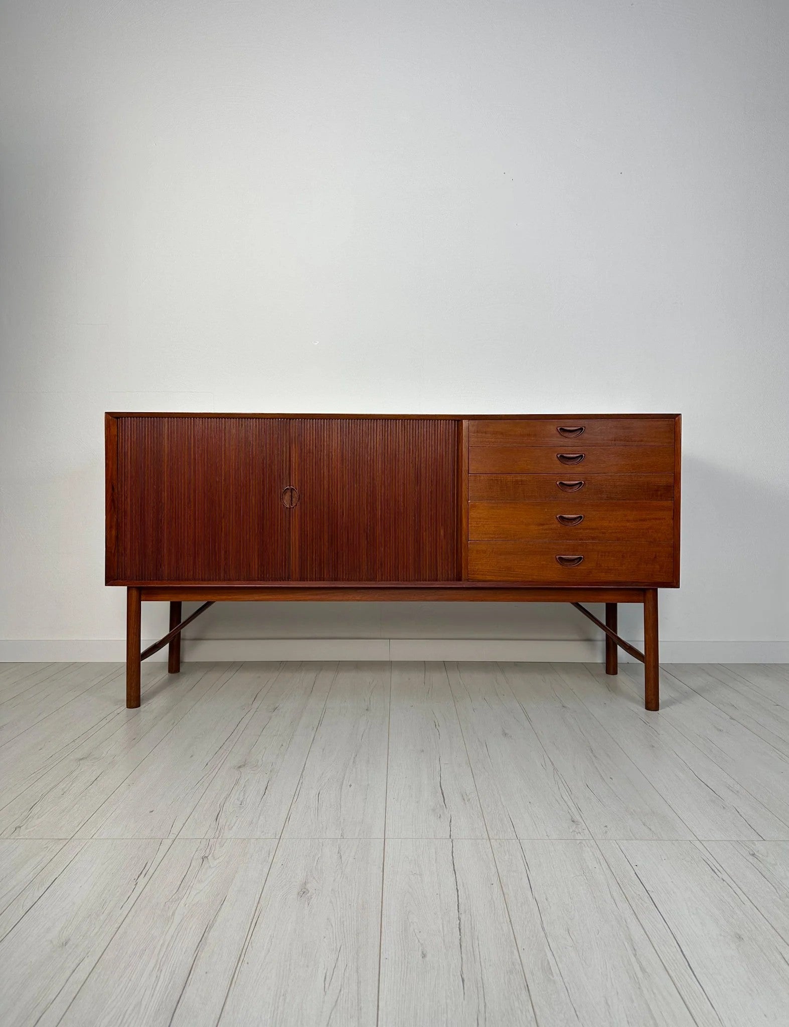 Model_309_Solid_Teak_Sideboard_by_Peter_Hvidt_&_Orla_Mølgaard-Nielsen_for_Søborg_Møbelfabrik,_Denmark,_1958