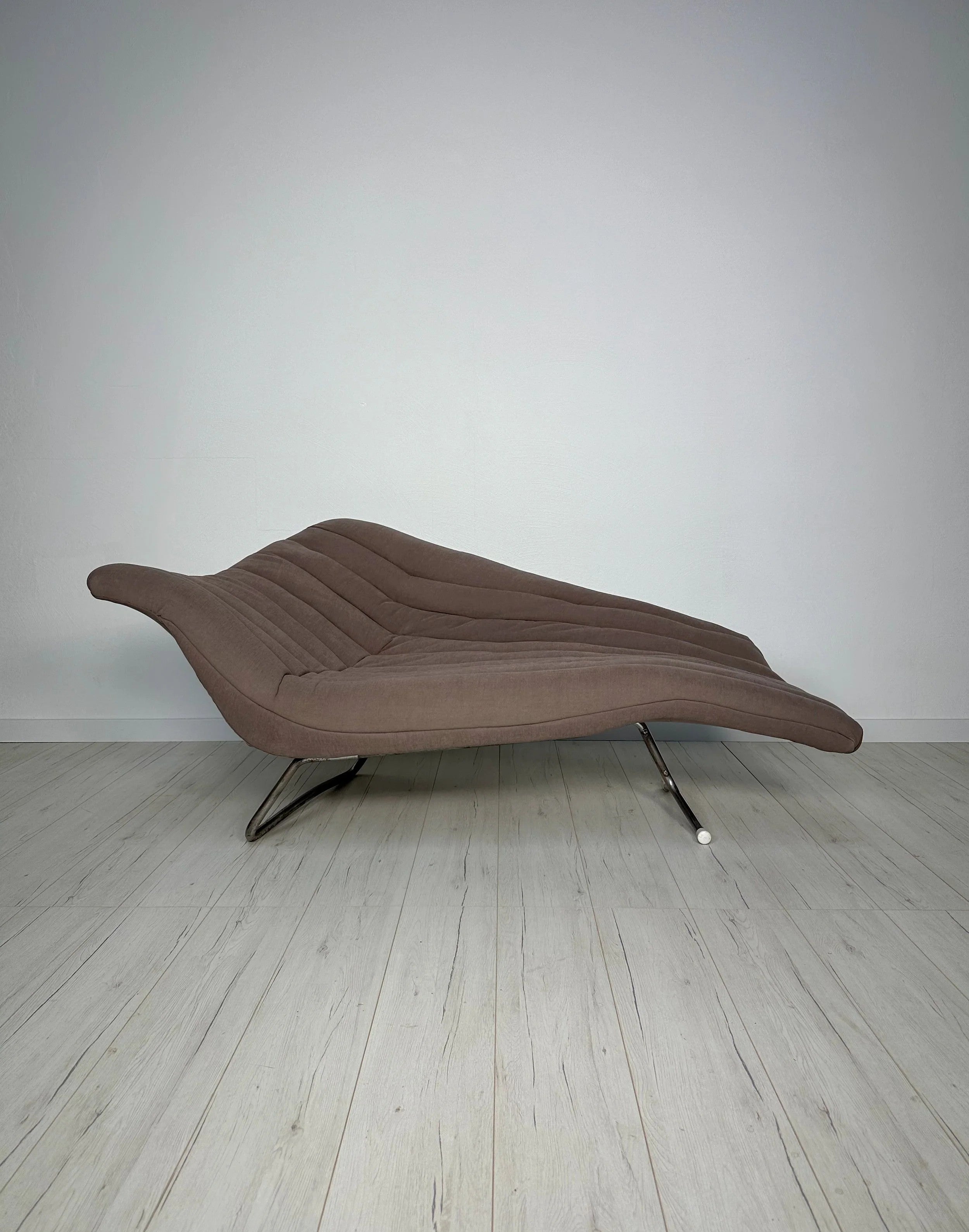 Soloform_5008_Chaise_Longue_by_Hans_Hartl_for_Eugen_Schmidt,_Chrome-Plated_Steel,_Germany,_1953