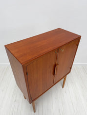 Bacchus_Teak_Bar_Cabinet_by_Torbjørn_Afdal_for_Mellemstrand_Møbelfabrik,_Norway,_1950s