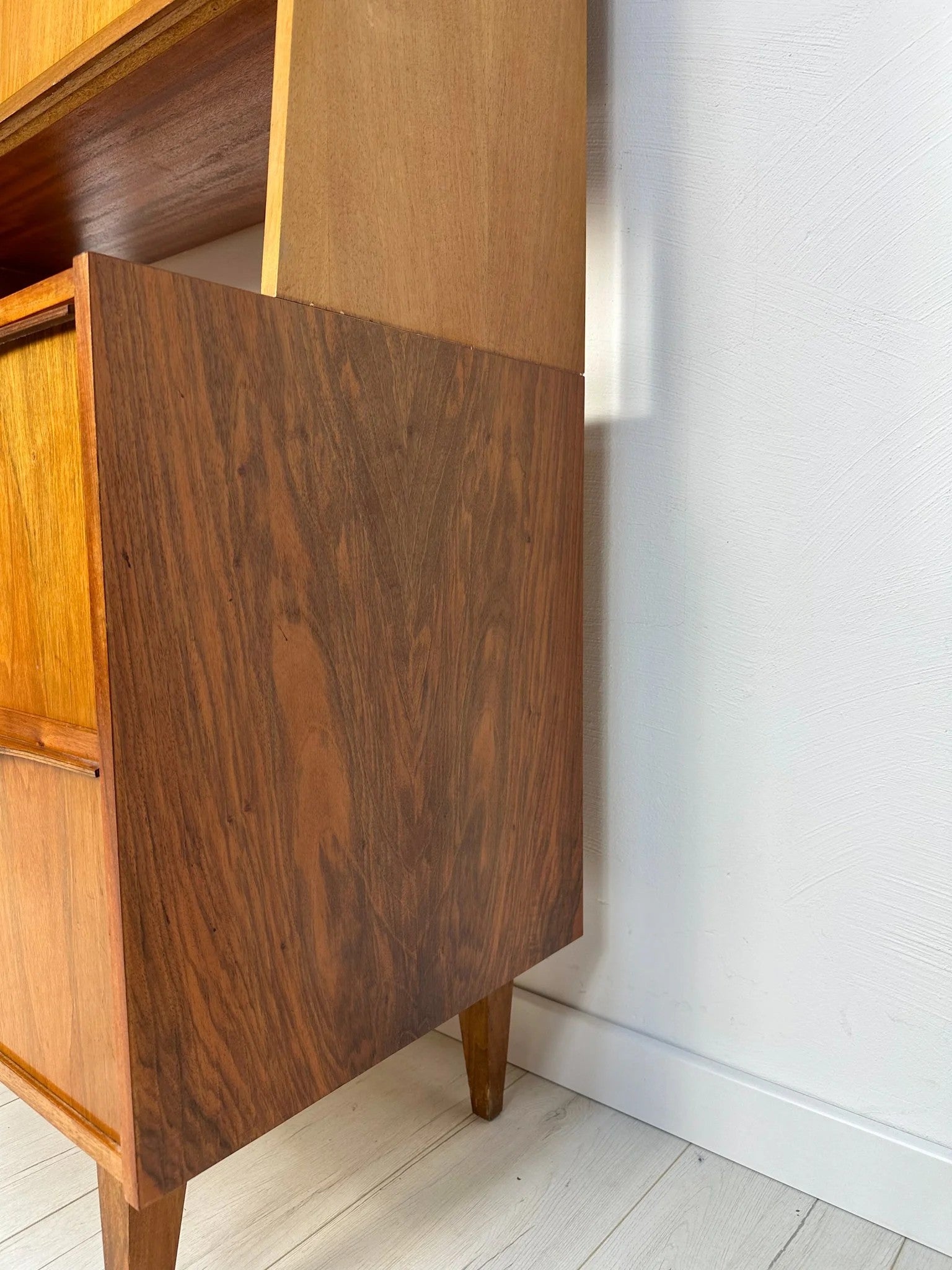 Vintage_Walnut_Cabinet_by_Franz_Ehrlich_for_VEB_Deutsche_Werkstätten_Hellerau,_German_Mid-Century_Modern,_1950s