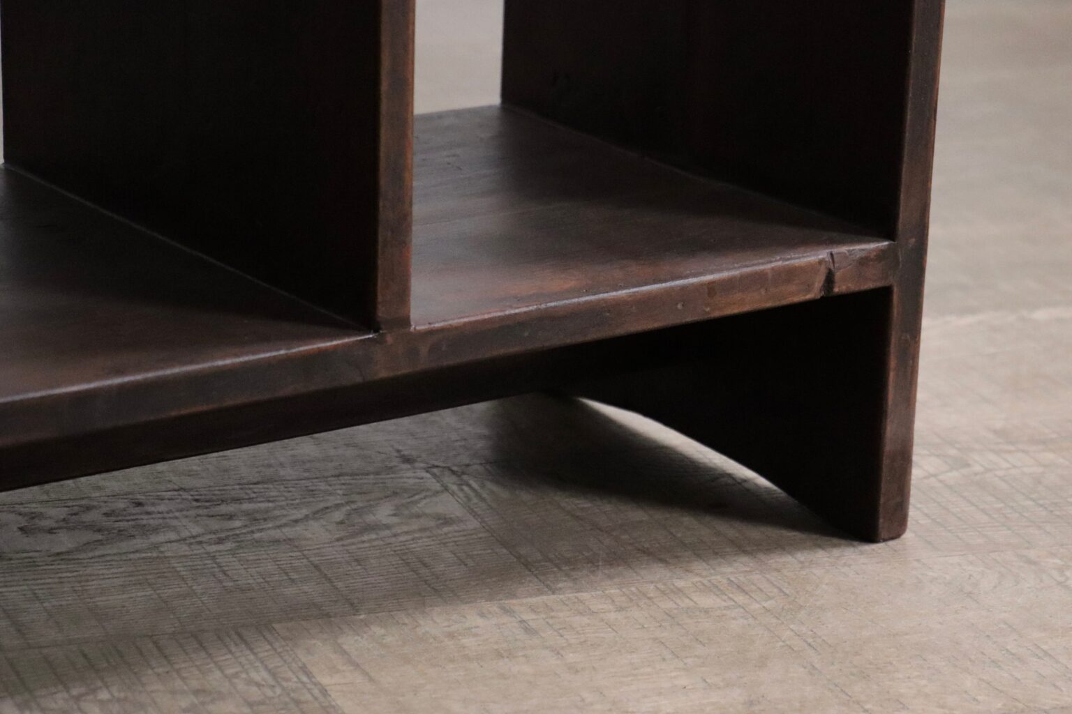 1958_Pierre_Jeanneret_PJ-R-27-A_Six-Hole_Teak_File_Rack_for_Chandigarh,_India