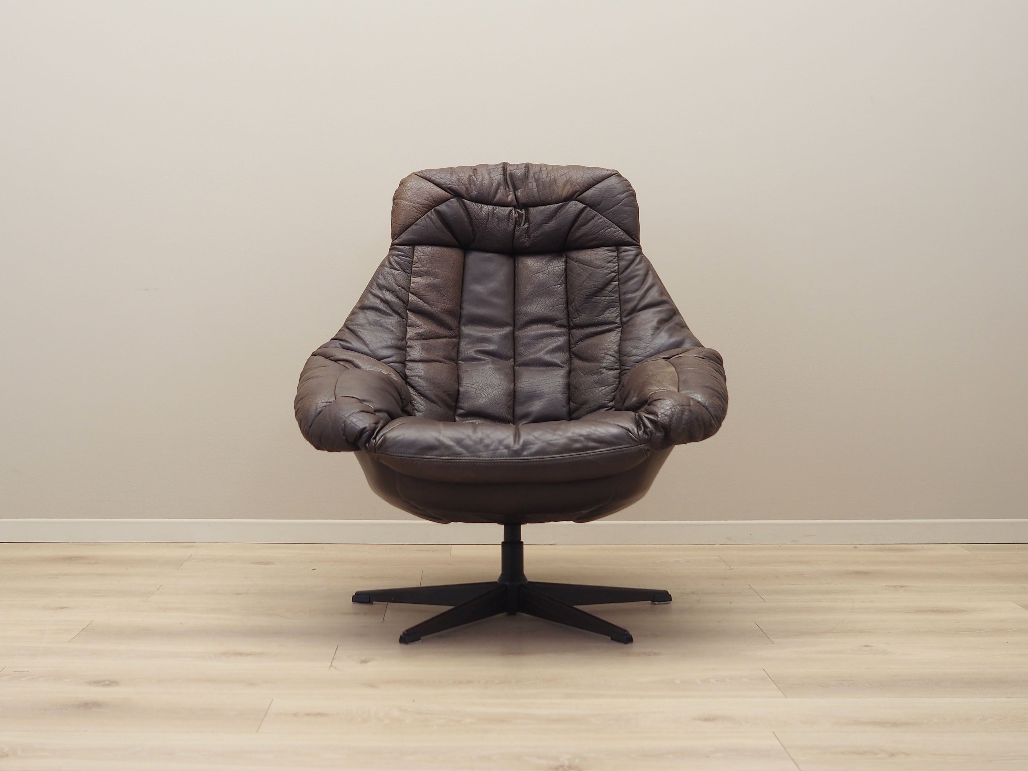 1960s_Leather_Swivel_Armchair_by_H.W._Klein_for_Bramin_Danish_Modern_Design