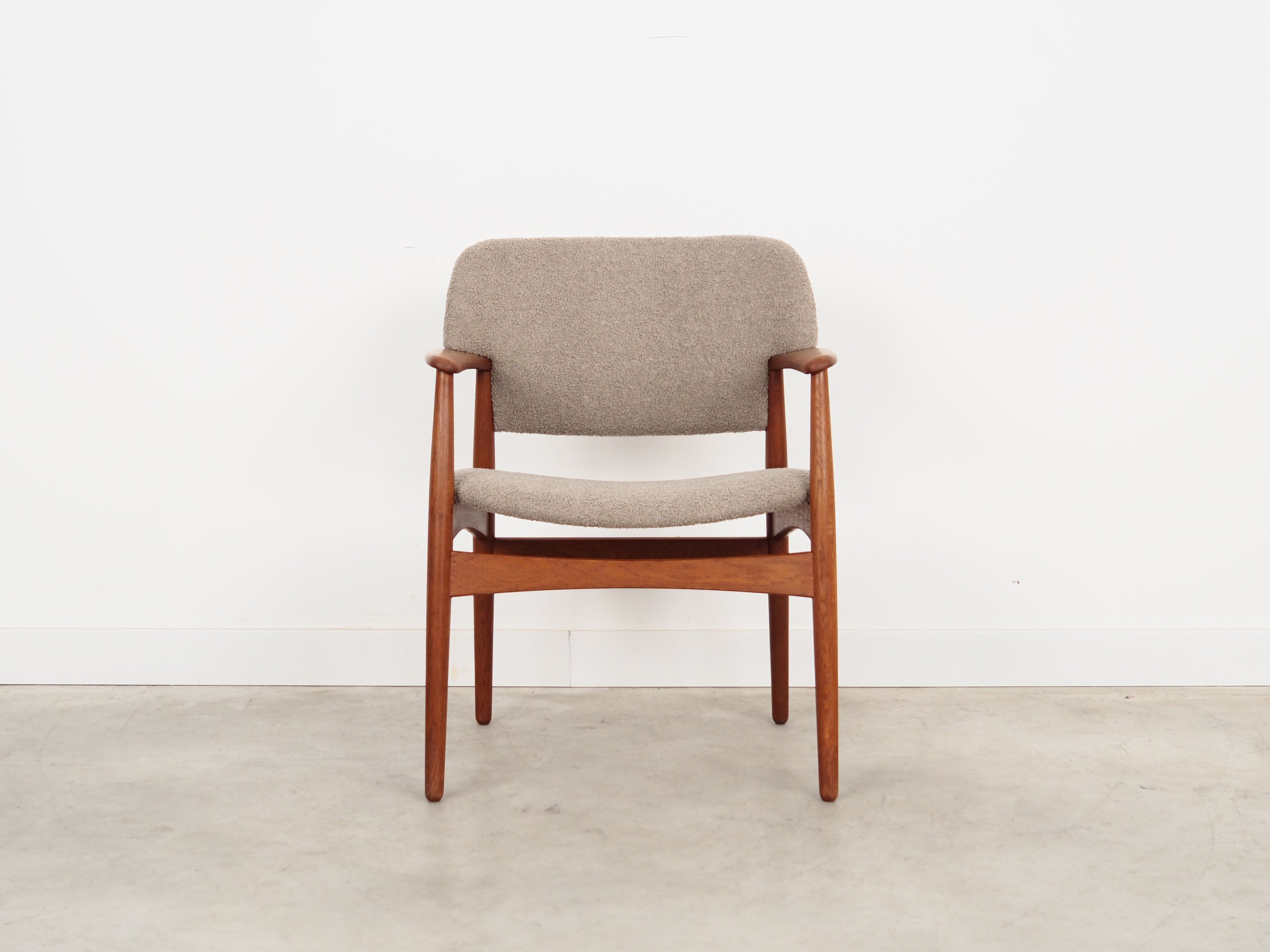 1960s_Oak_Armchair_by_Ejner_Larsen_Aksel_Bender_Madsen_for_Fritz_Hansen_Danish_Modern_Design