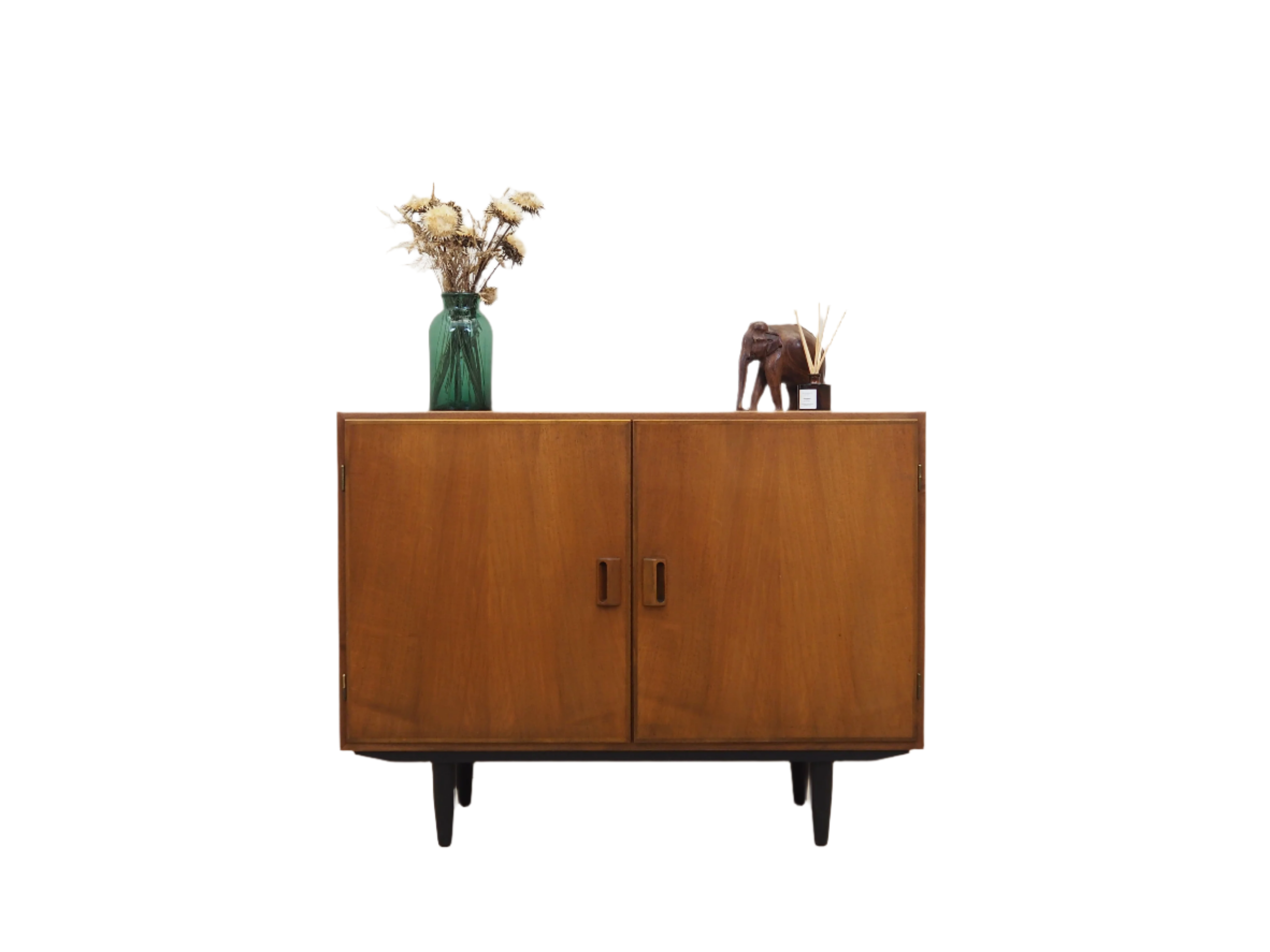 1960s_Walnut_Cabinet_by_B_rge_Mogensen_Adjustable_Shelf_Black
