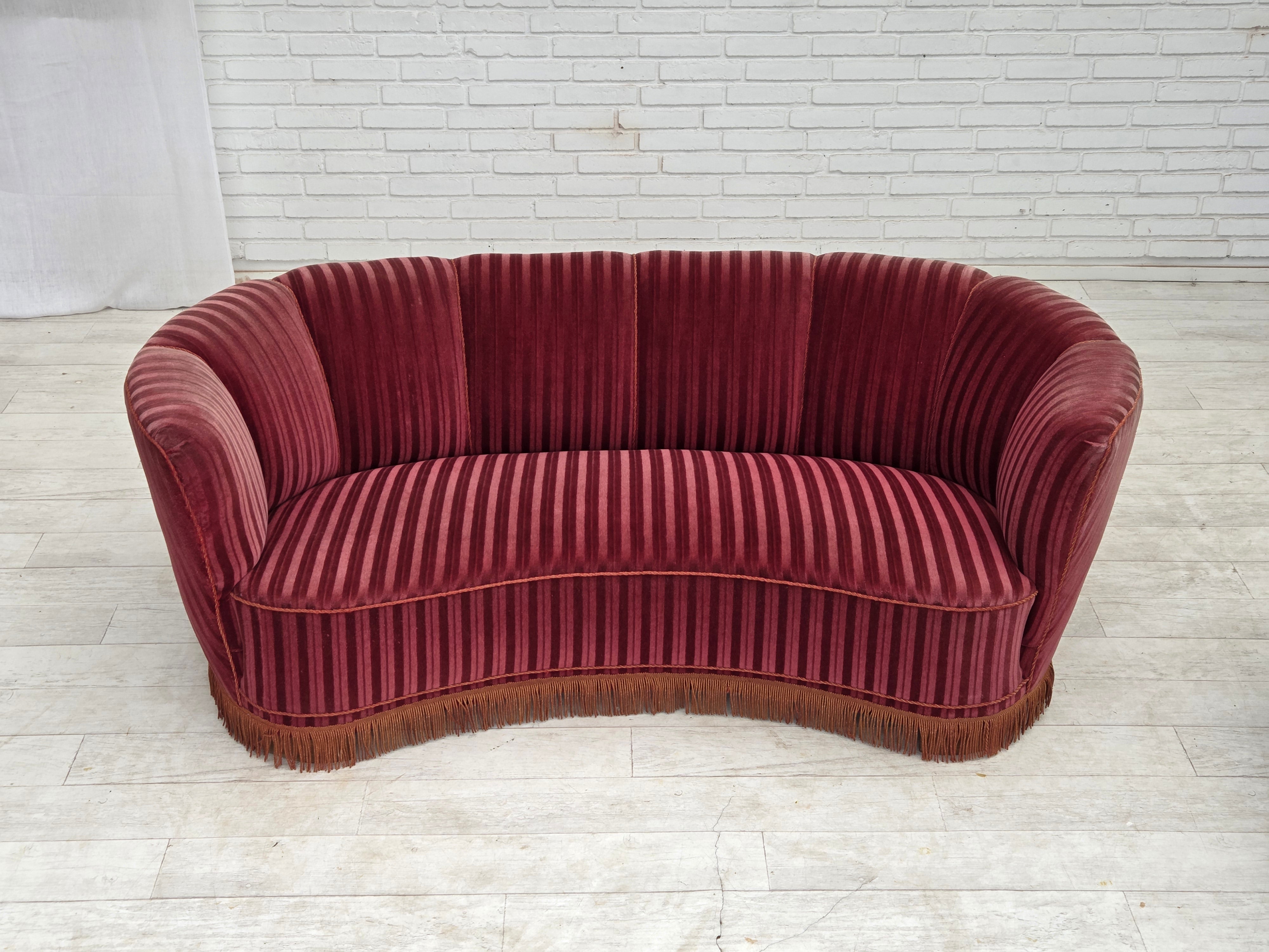 Danish_Banan_Two-Seater_Sofa_in_Red_Striped_Velour_and_Oak,_Denmark,_1960s