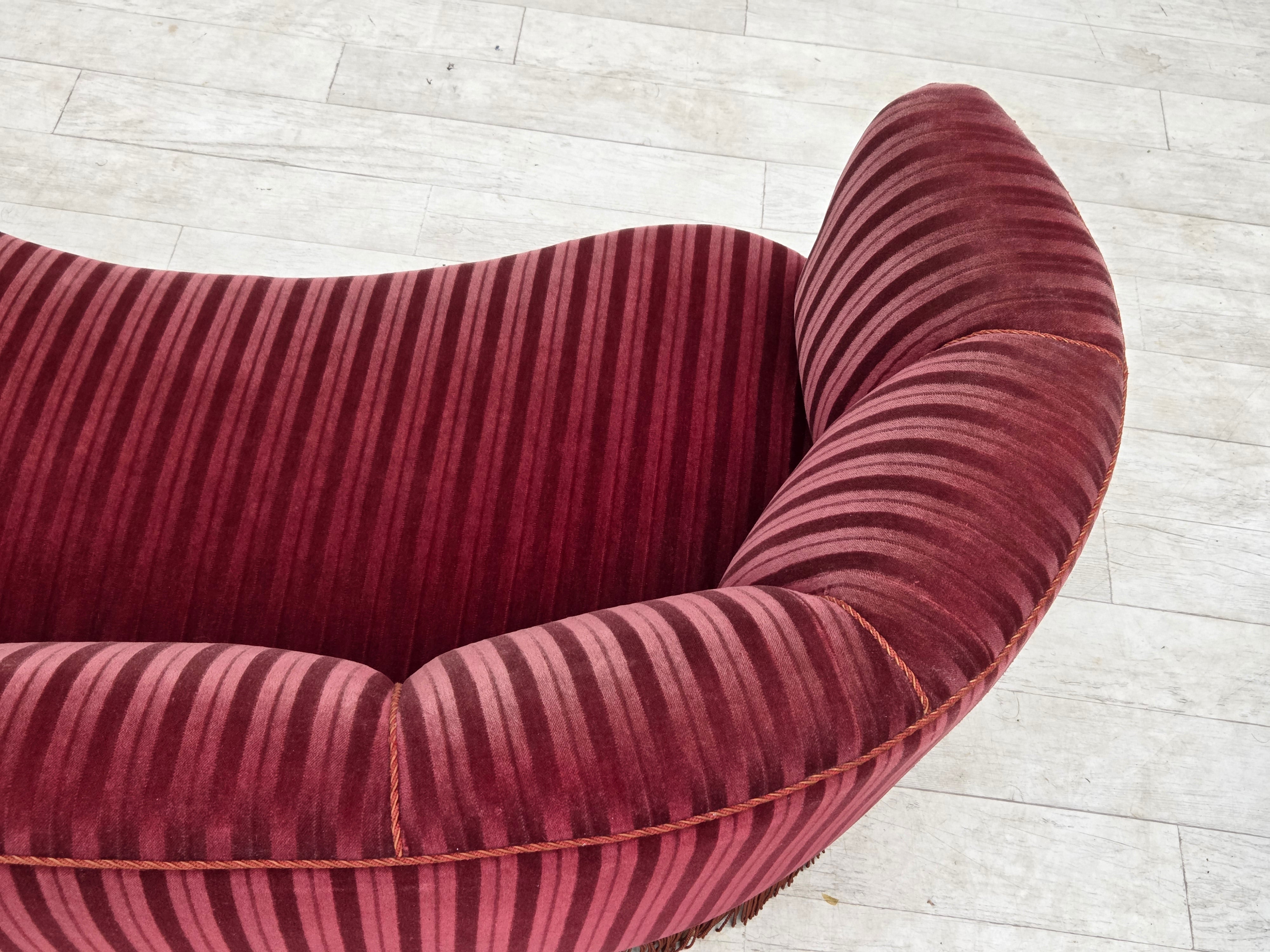 Danish_Banan_Two-Seater_Sofa_in_Red_Striped_Velour_and_Oak,_Denmark,_1960s
