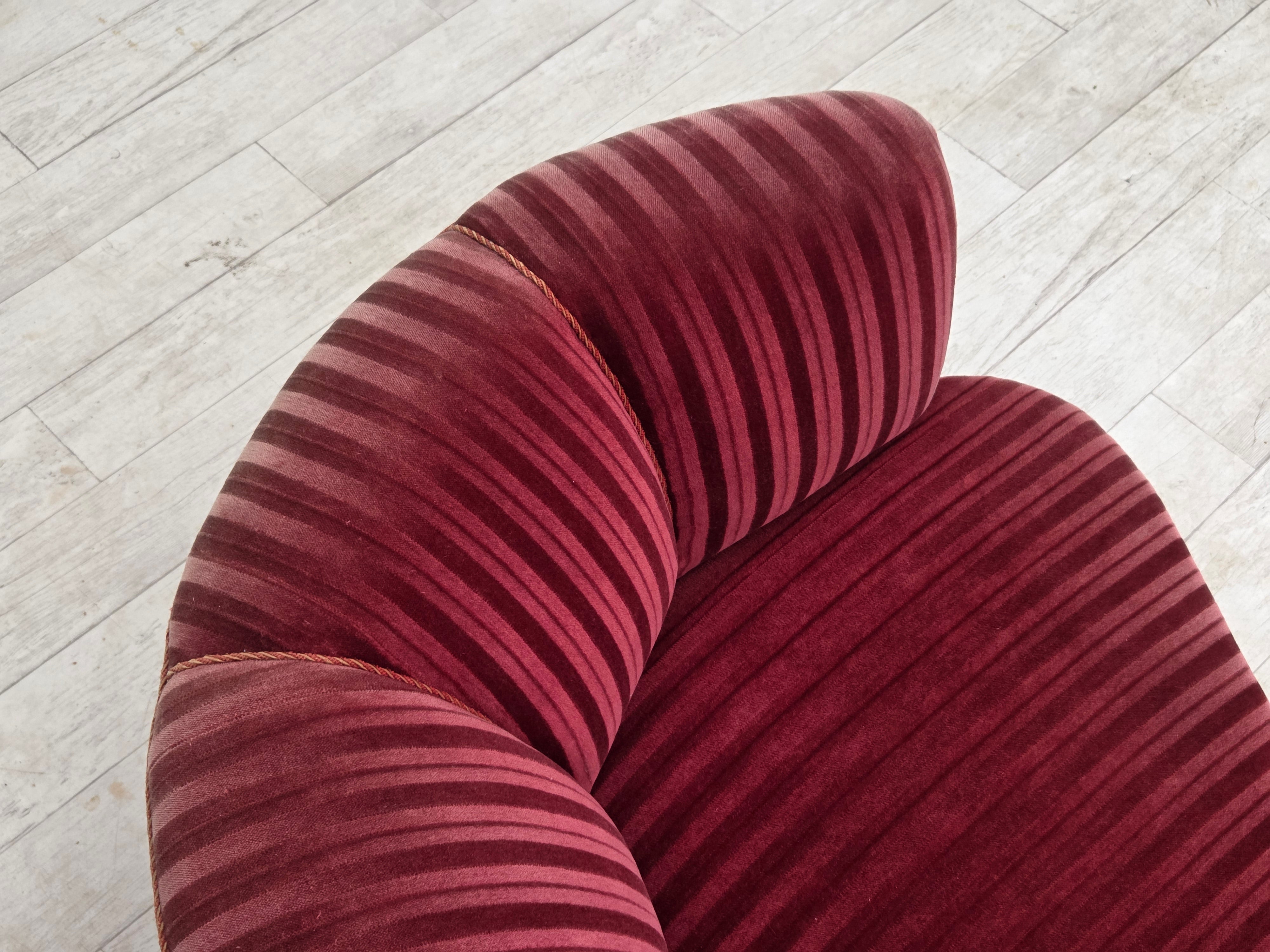 Danish_Banan_Two-Seater_Sofa_in_Red_Striped_Velour_and_Oak,_Denmark,_1960s