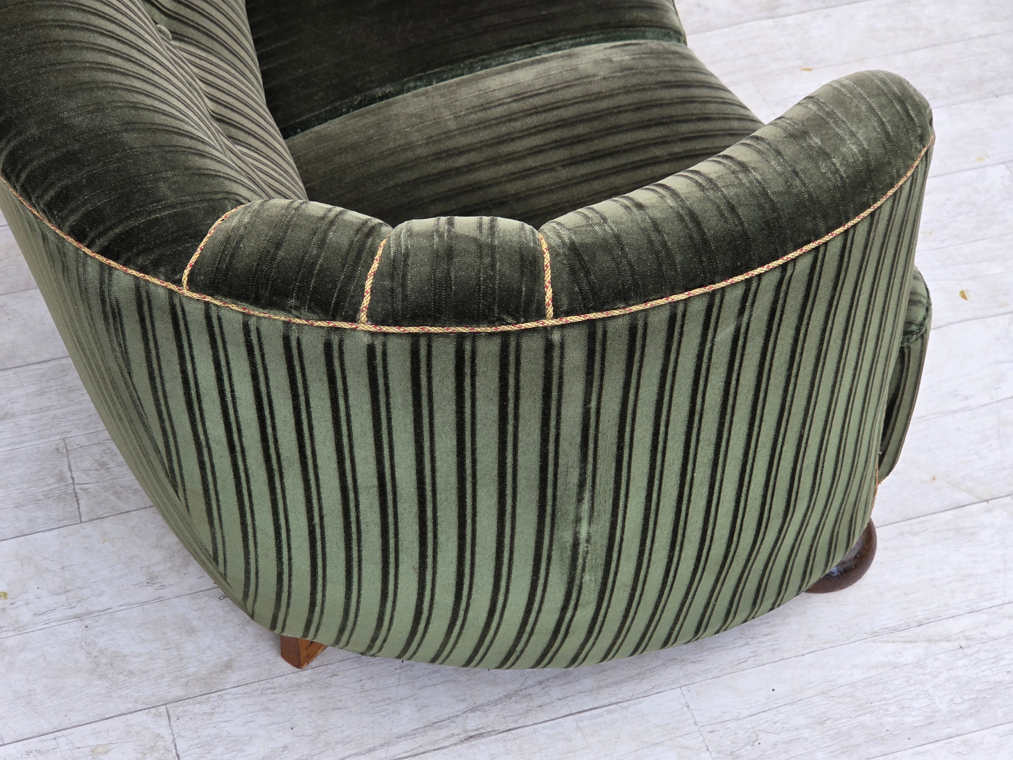 1960s_Danish_Curved_2-Seater_Sofa_in_Green_Striped_Velour_with_Oak_Legs