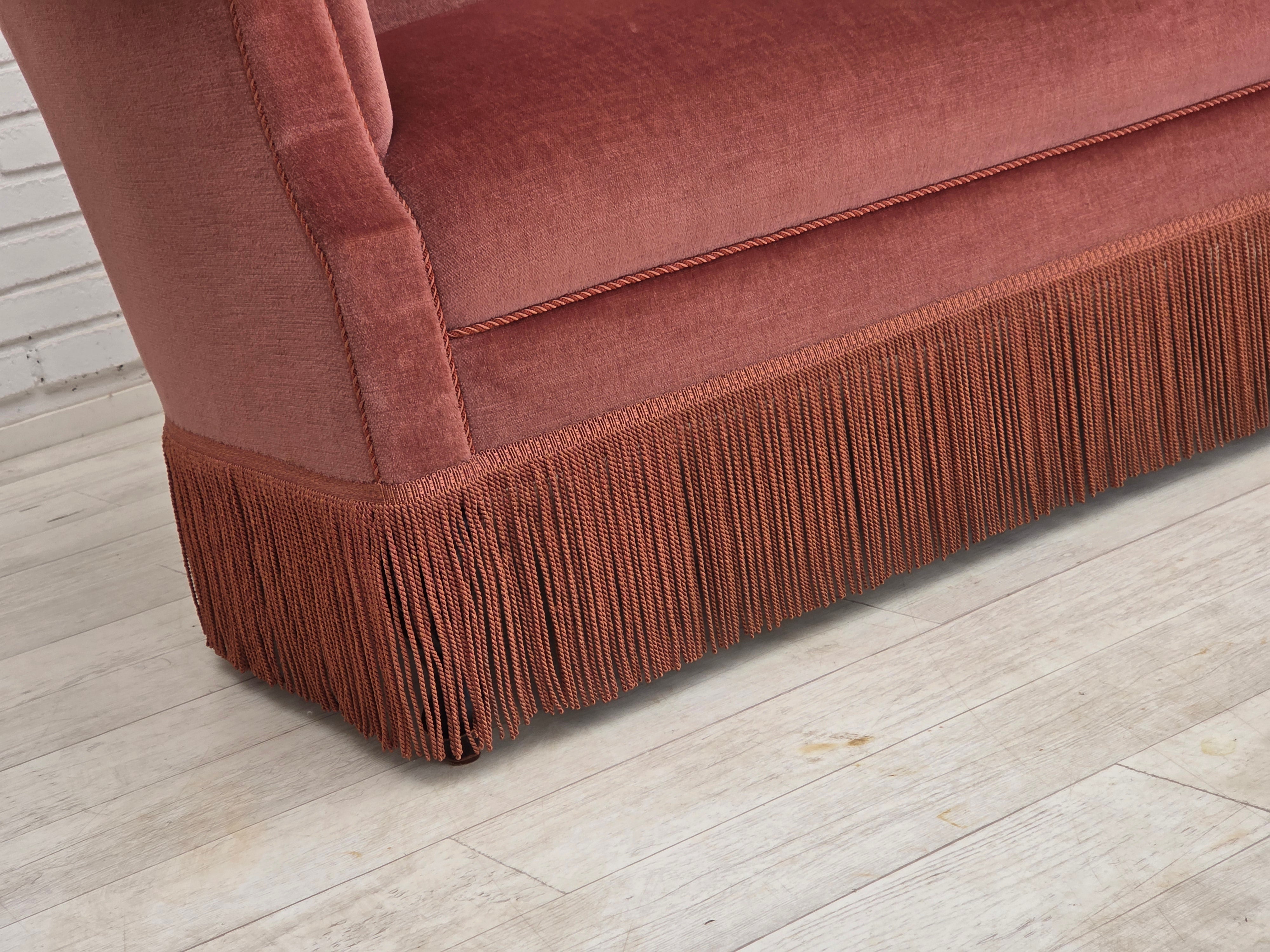 Danish_Two-Seater_Sofa_in_Original_Pink_Velour_and_Beech,_Denmark,_1960s