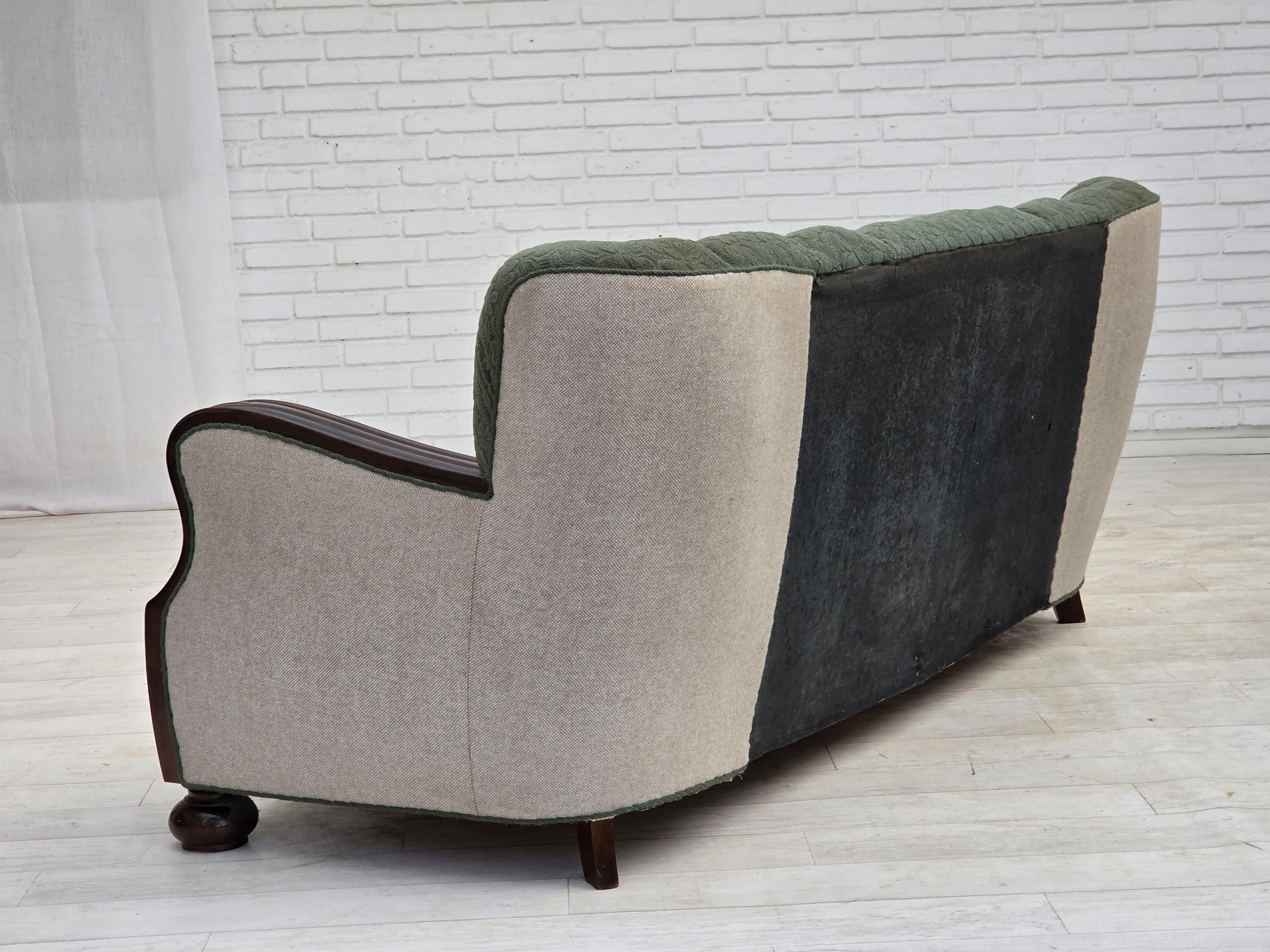 1960s_Danish_3-Seater_Sofa_in_Green_and_Light_Grey_Wool_with_Oak_Frame