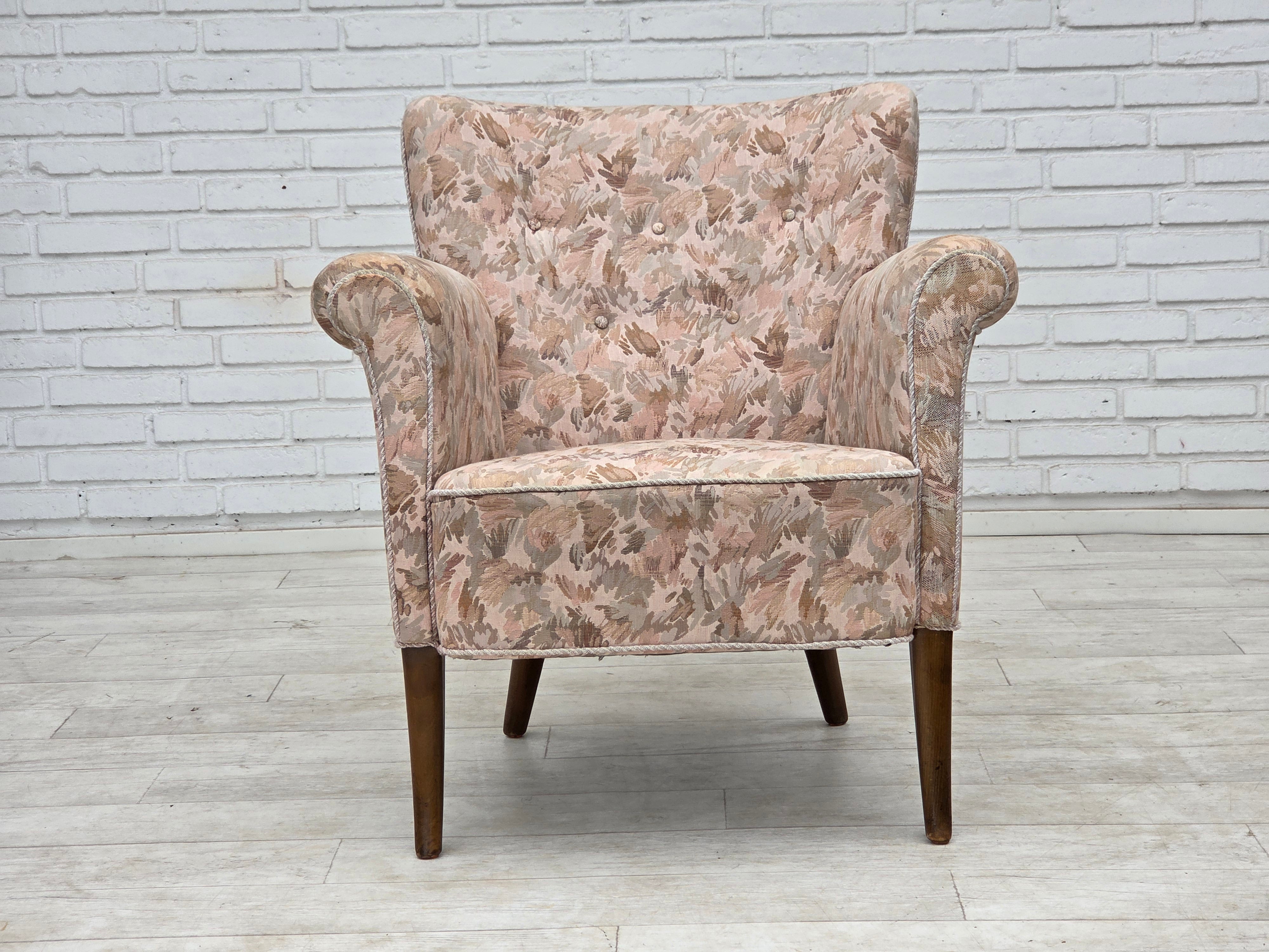 Danish_Mid-Century_Armchair_in_Jacquard_Fabric_and_Beech_Wood,_Denmark,_1960s