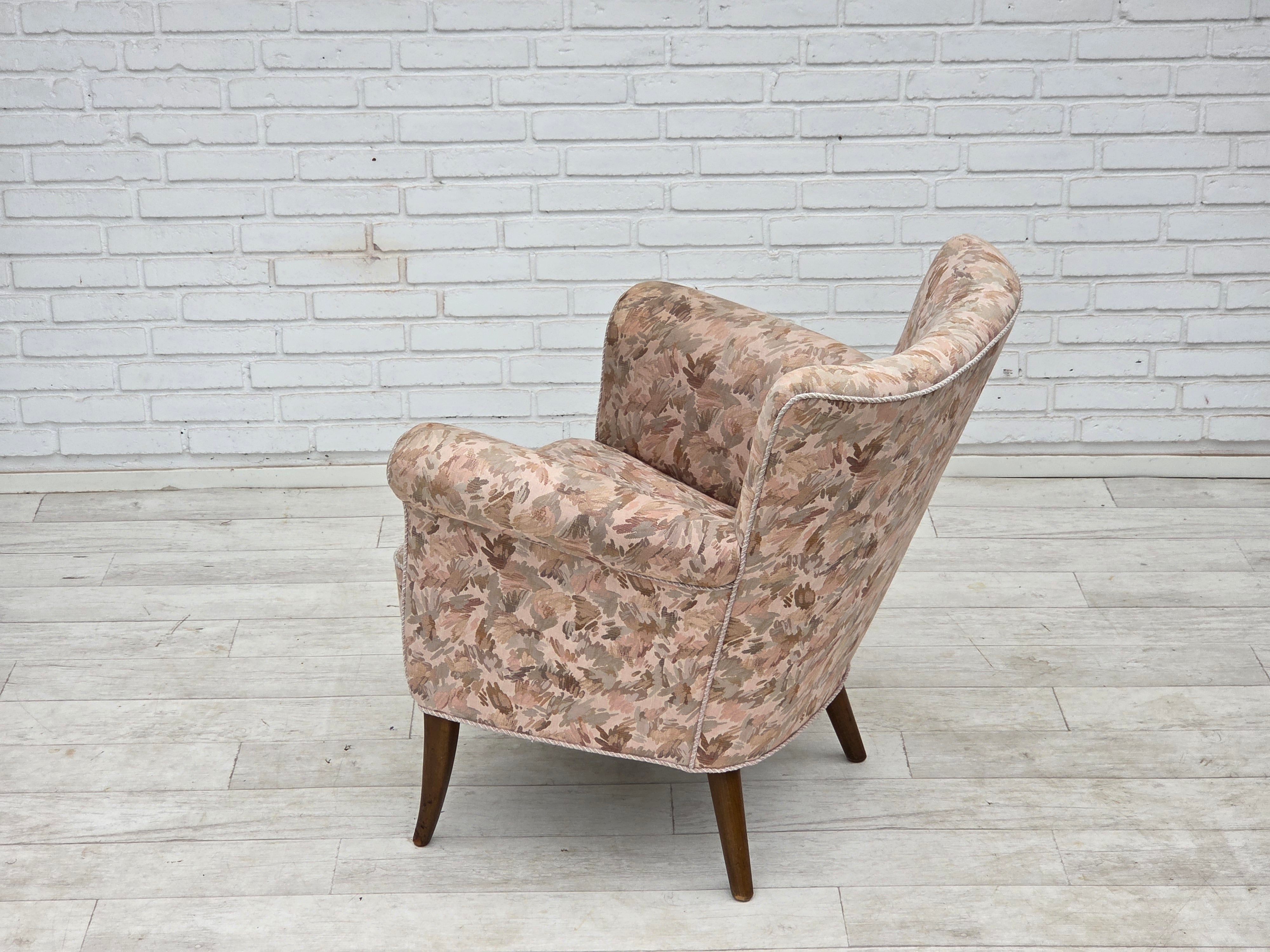 Danish_Mid-Century_Armchair_in_Jacquard_Fabric_and_Beech_Wood,_Denmark,_1960s