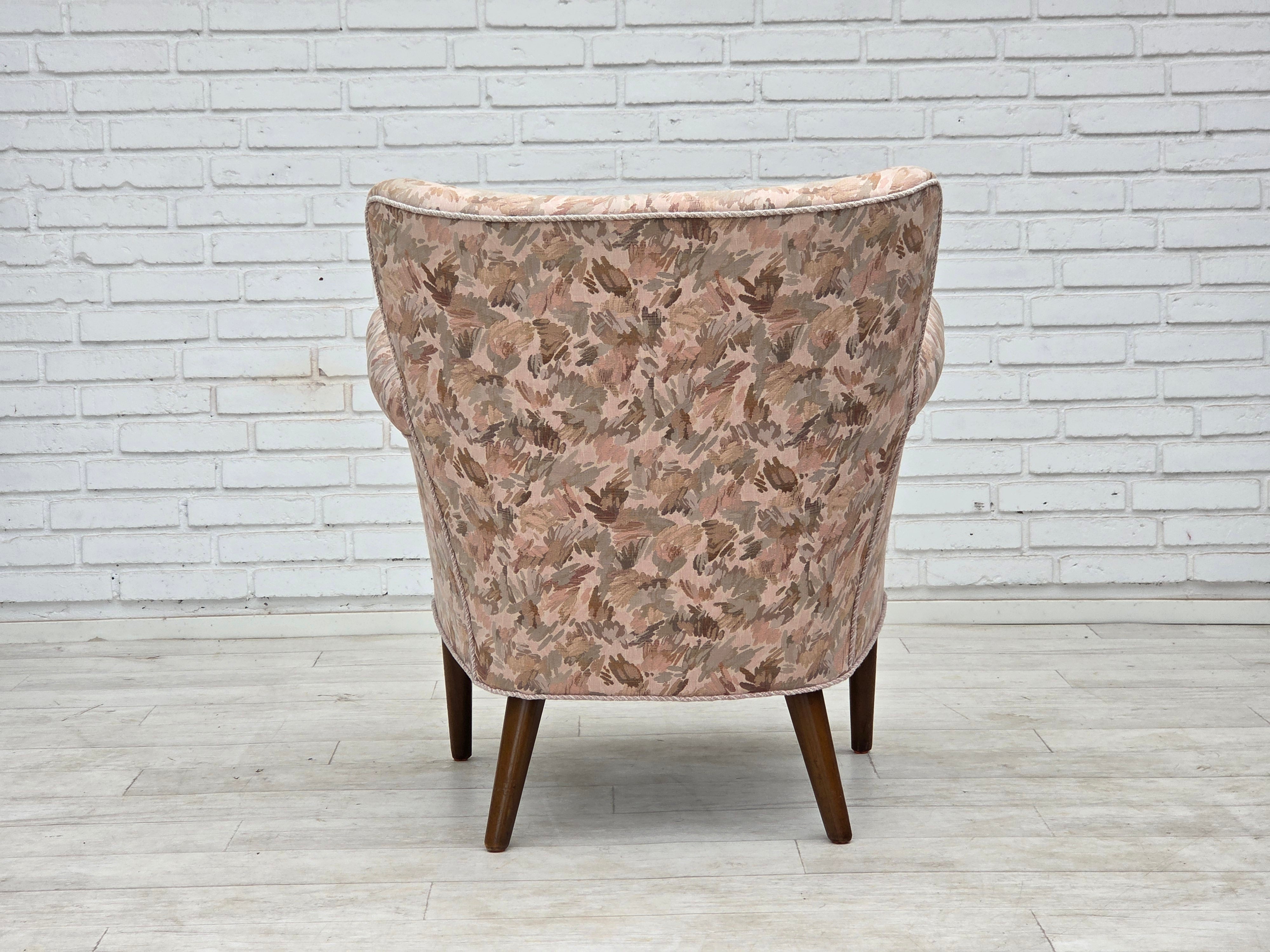 Danish_Mid-Century_Armchair_in_Jacquard_Fabric_and_Beech_Wood,_Denmark,_1960s
