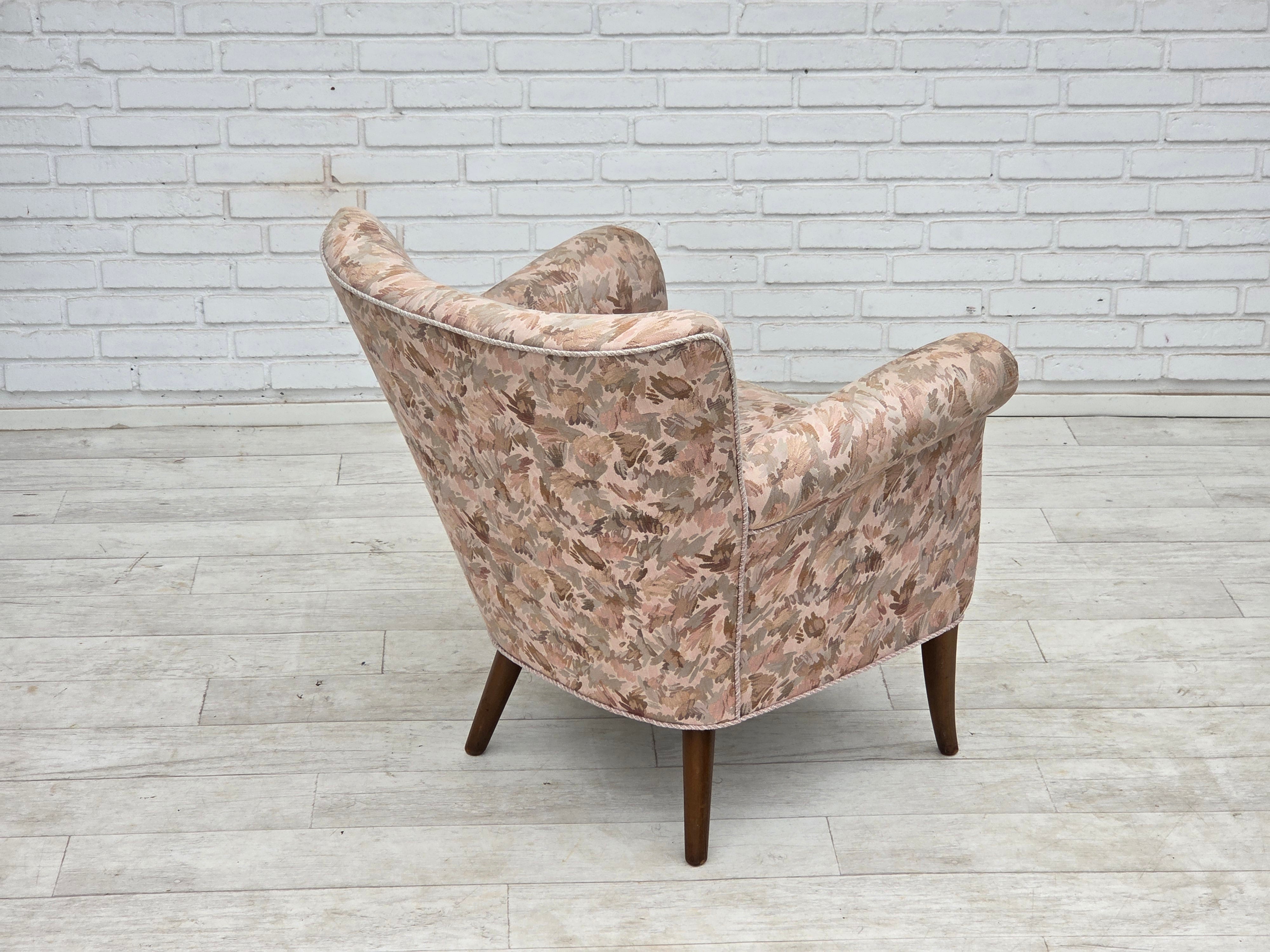 Danish_Mid-Century_Armchair_in_Jacquard_Fabric_and_Beech_Wood,_Denmark,_1960s