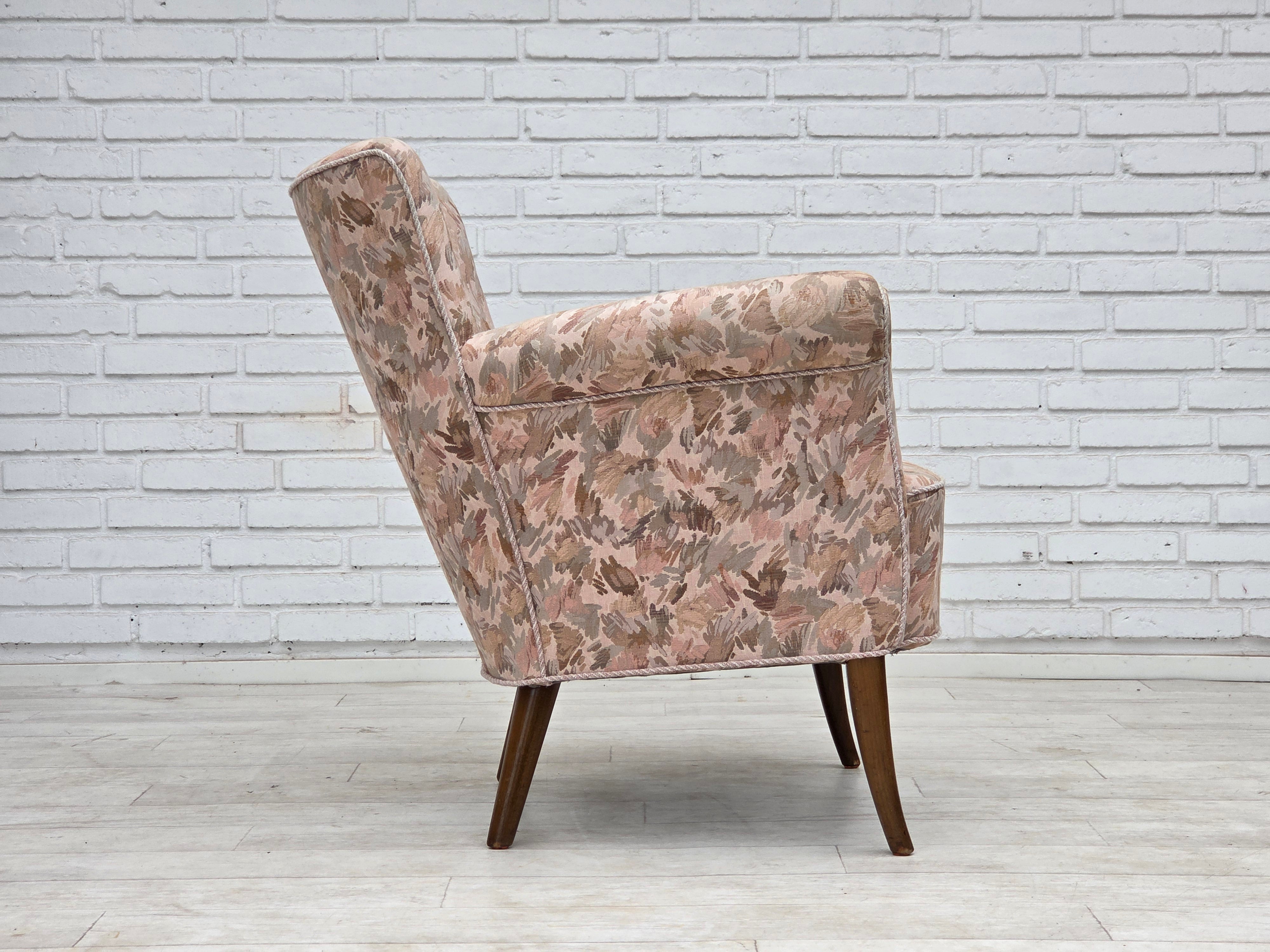 Danish_Mid-Century_Armchair_in_Jacquard_Fabric_and_Beech_Wood,_Denmark,_1960s