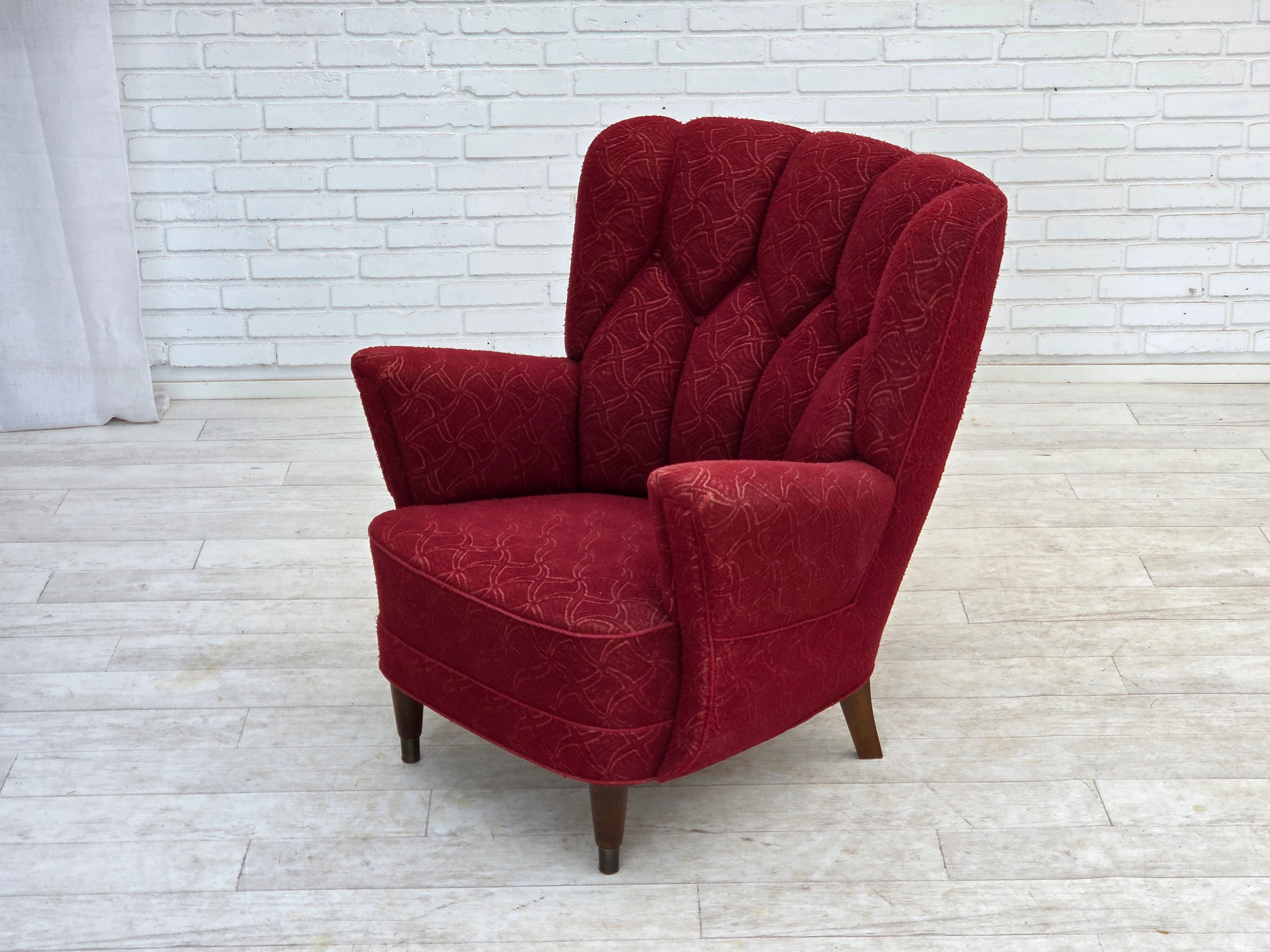 Danish_Red_Fabric_Lounge_Chair_with_Beech_Legs,_1960s