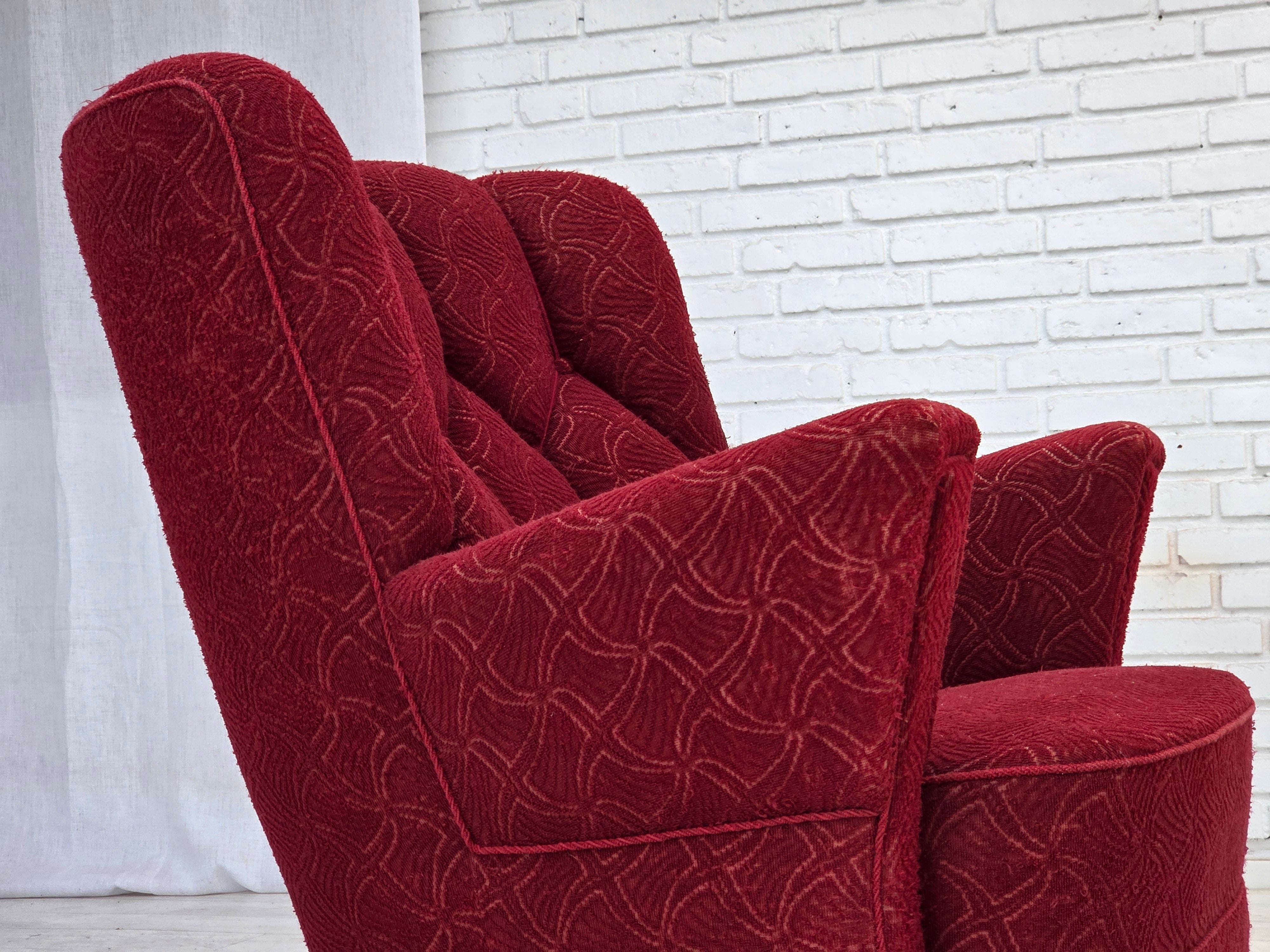 Danish_Red_Fabric_Lounge_Chair_with_Beech_Legs,_1960s