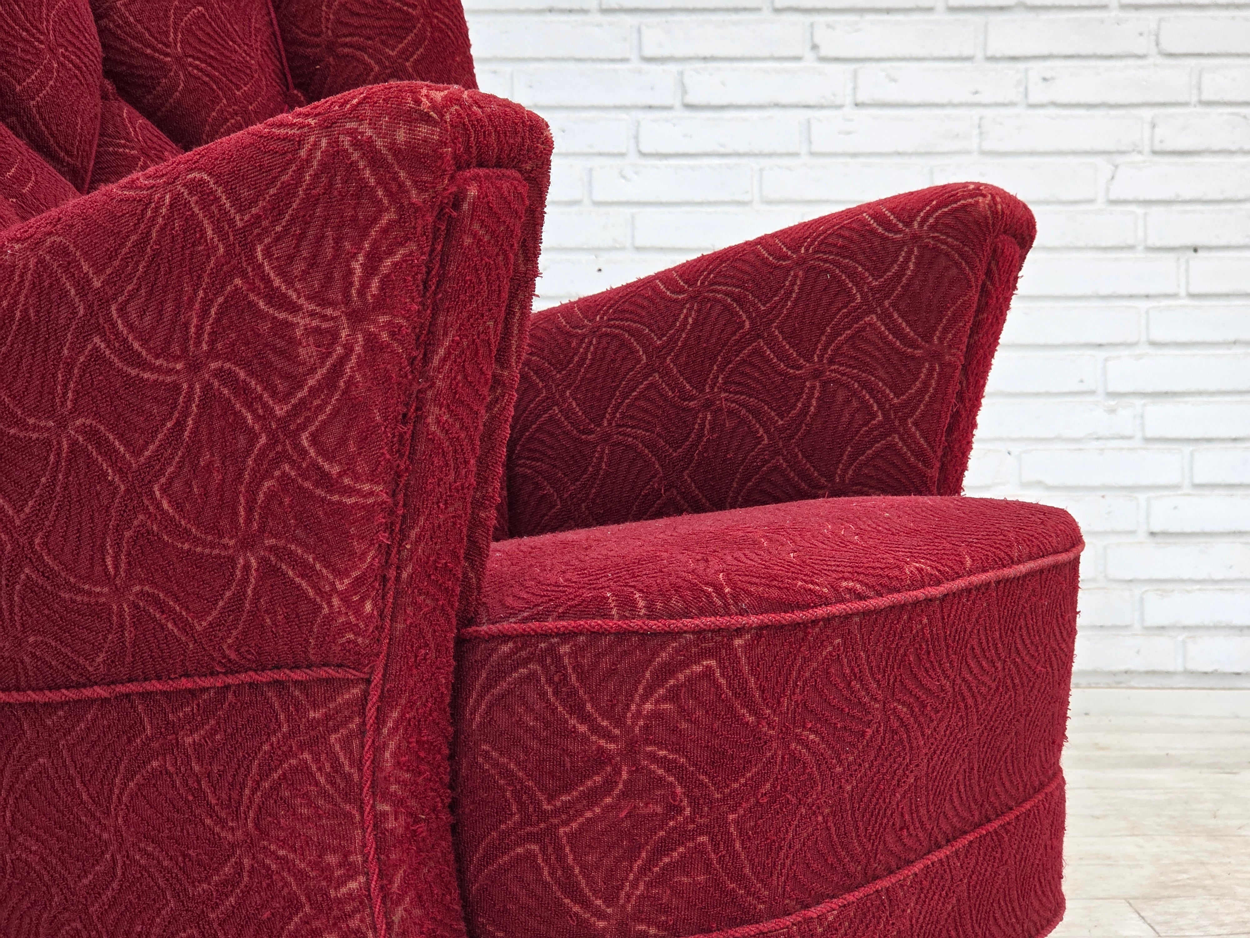 Danish_Red_Fabric_Lounge_Chair_with_Beech_Legs,_1960s