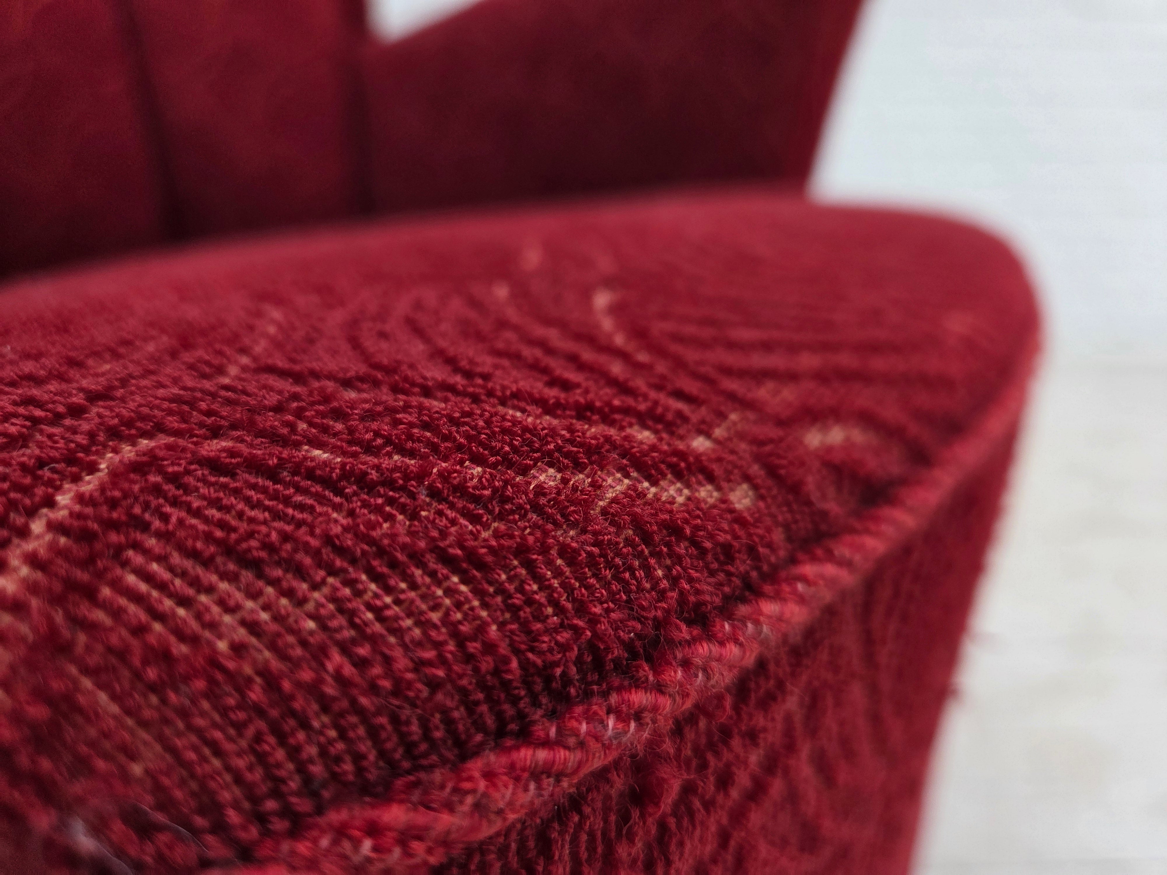 Danish_Red_Fabric_Lounge_Chair_with_Beech_Legs,_1960s