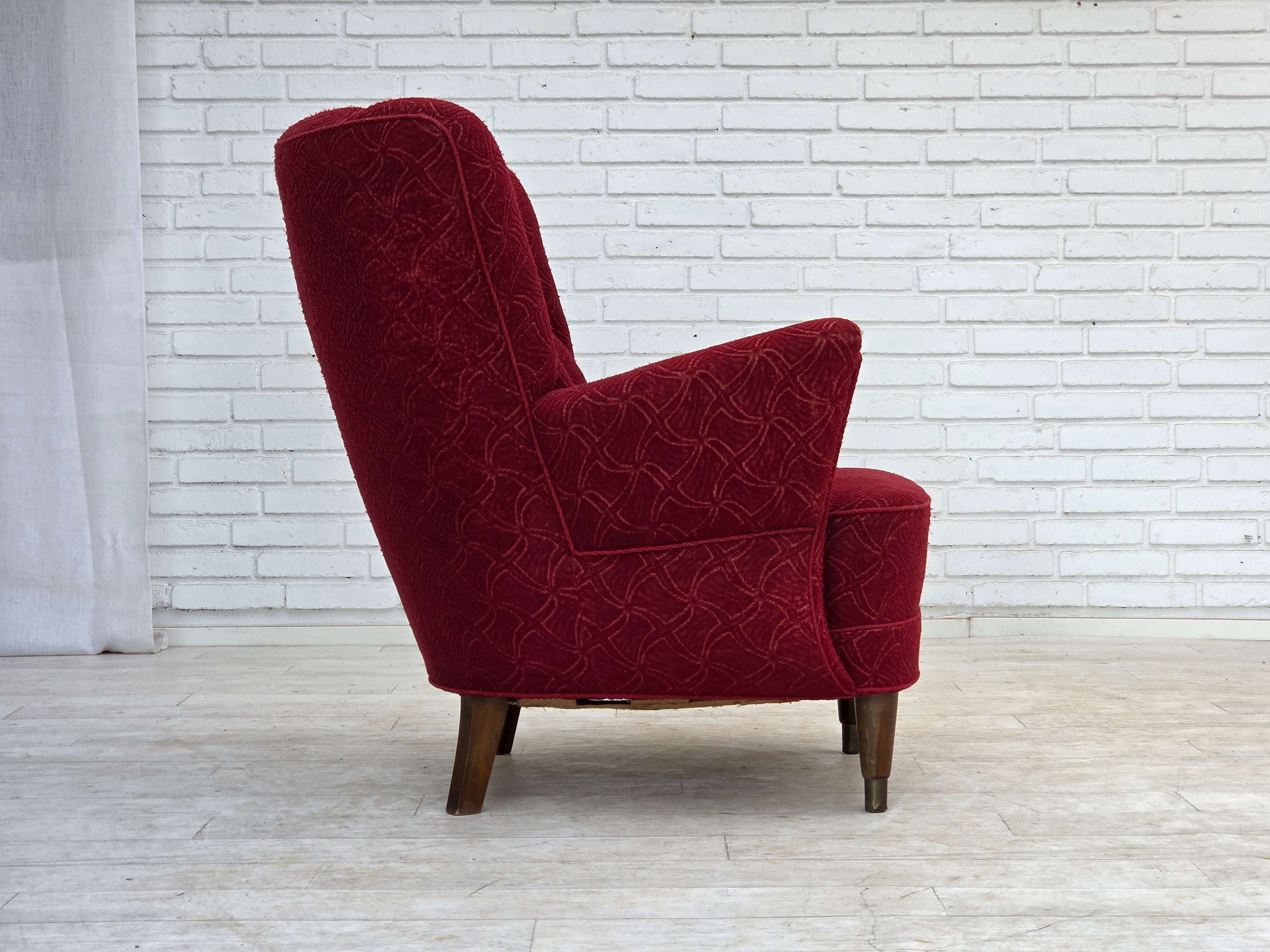 Danish_Red_Fabric_Lounge_Chair_with_Beech_Legs,_1960s