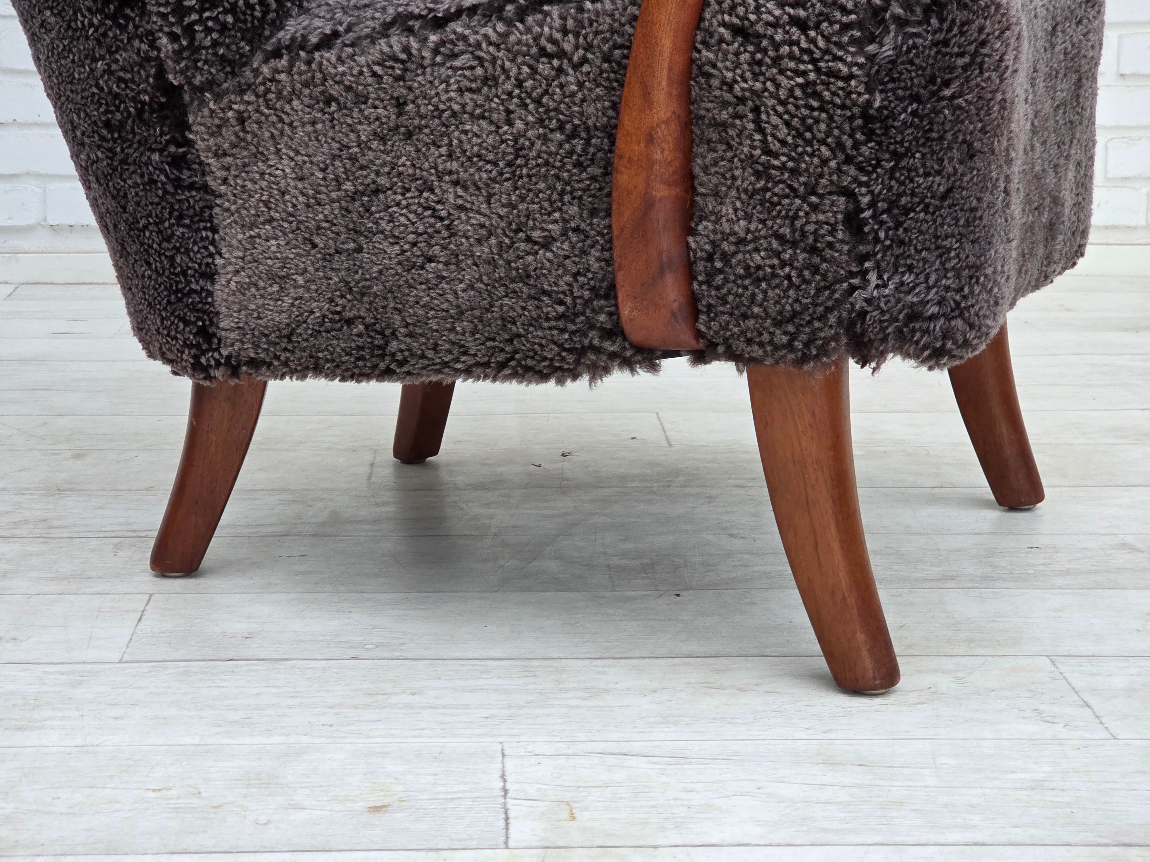Danish_Mid-Century_Modern_Armchair_in_Genuine_Sheepskin,_Teak_and_Brass,_Denmark,_1960s