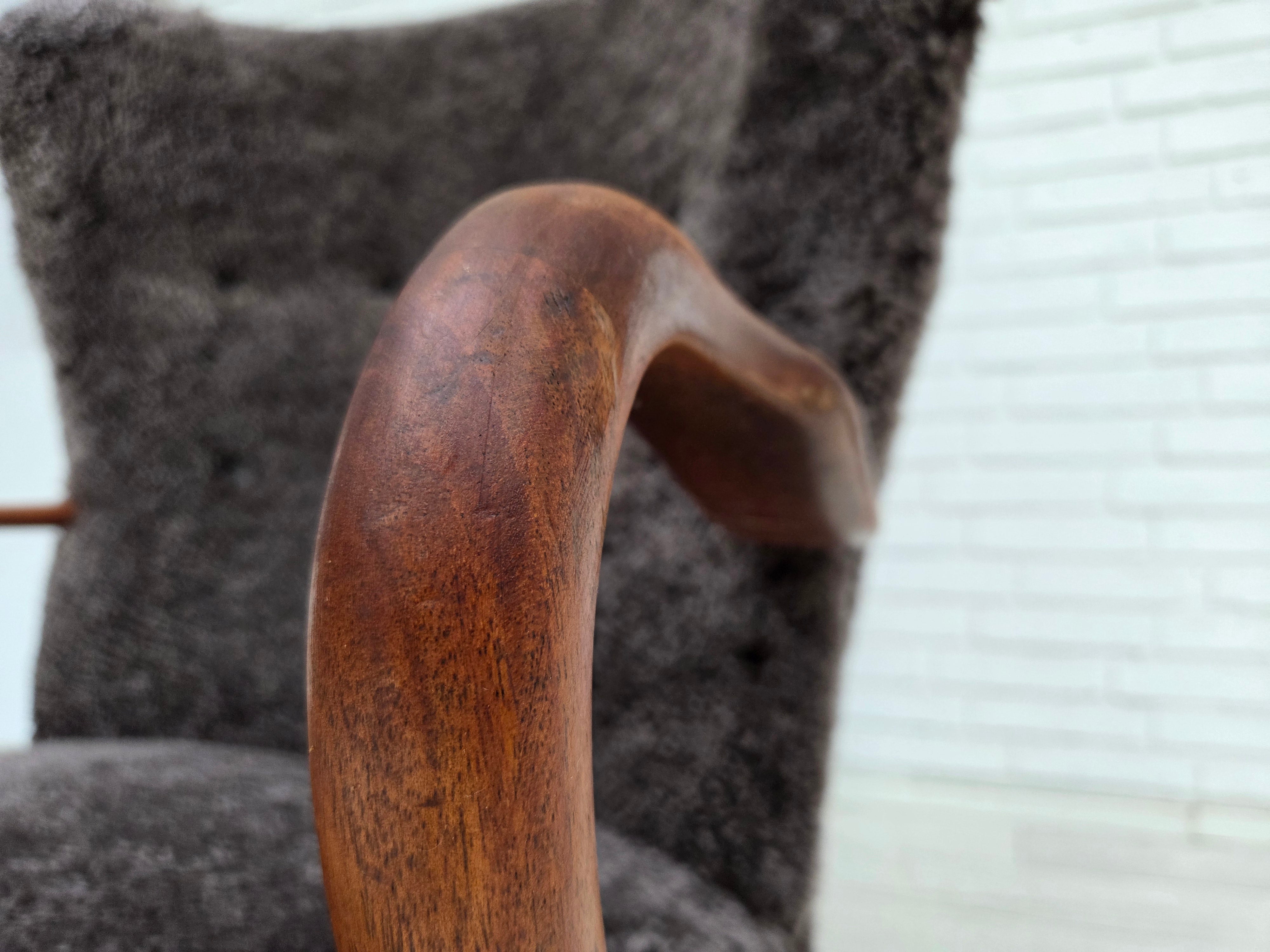 Danish_Mid-Century_Modern_Armchair_in_Genuine_Sheepskin,_Teak_and_Brass,_Denmark,_1960s