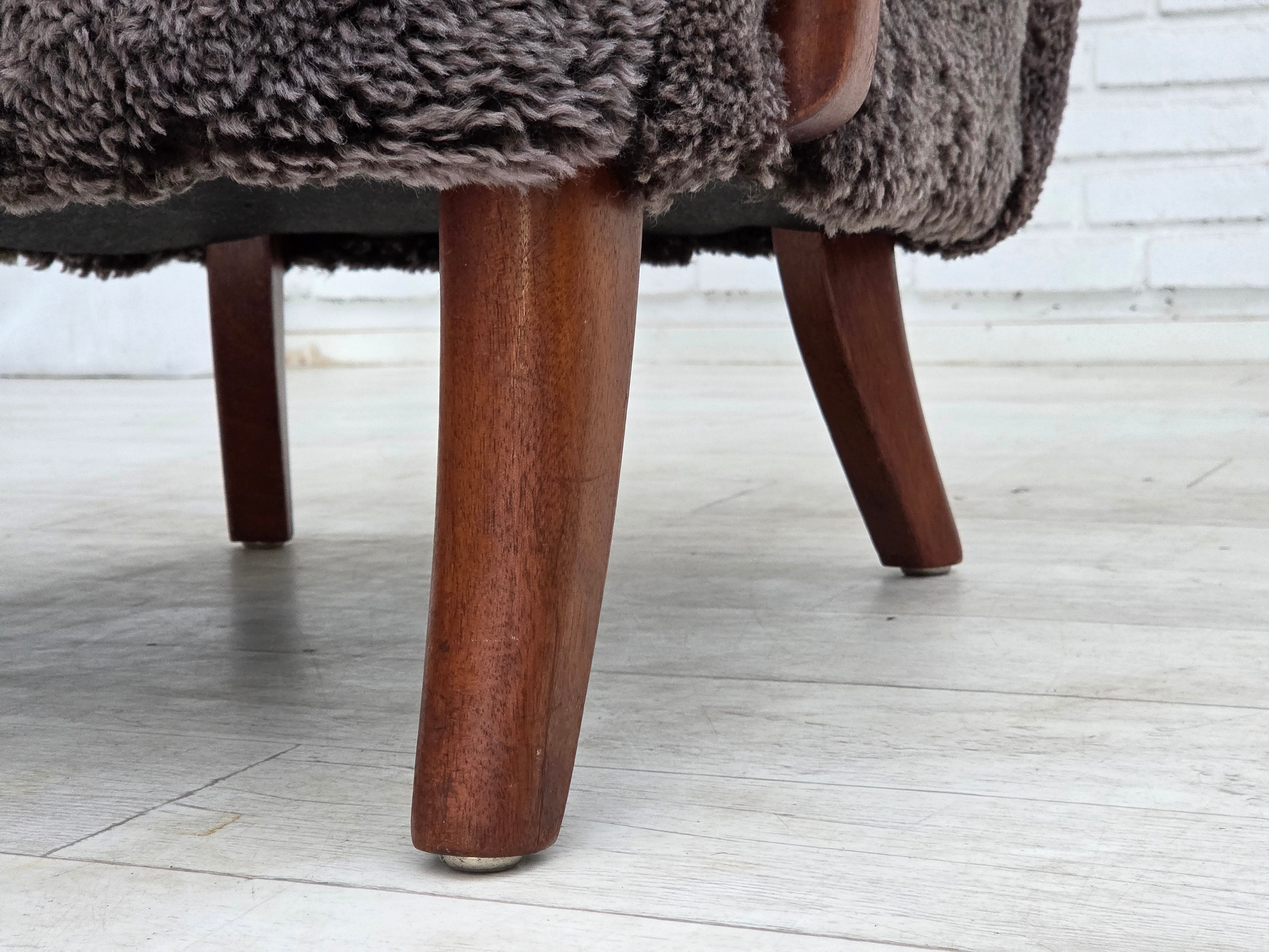 Danish_Mid-Century_Modern_Beech_Armchair_with_Genuine_Sheepskin_Upholstery_and_Leather_Buttons,_1960s