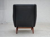Model_110_Armchair_by_Illum_Wikkelsø_for_Søren_Willadsen,_Black_Leather_and_Teak,_Denmark,_1960s